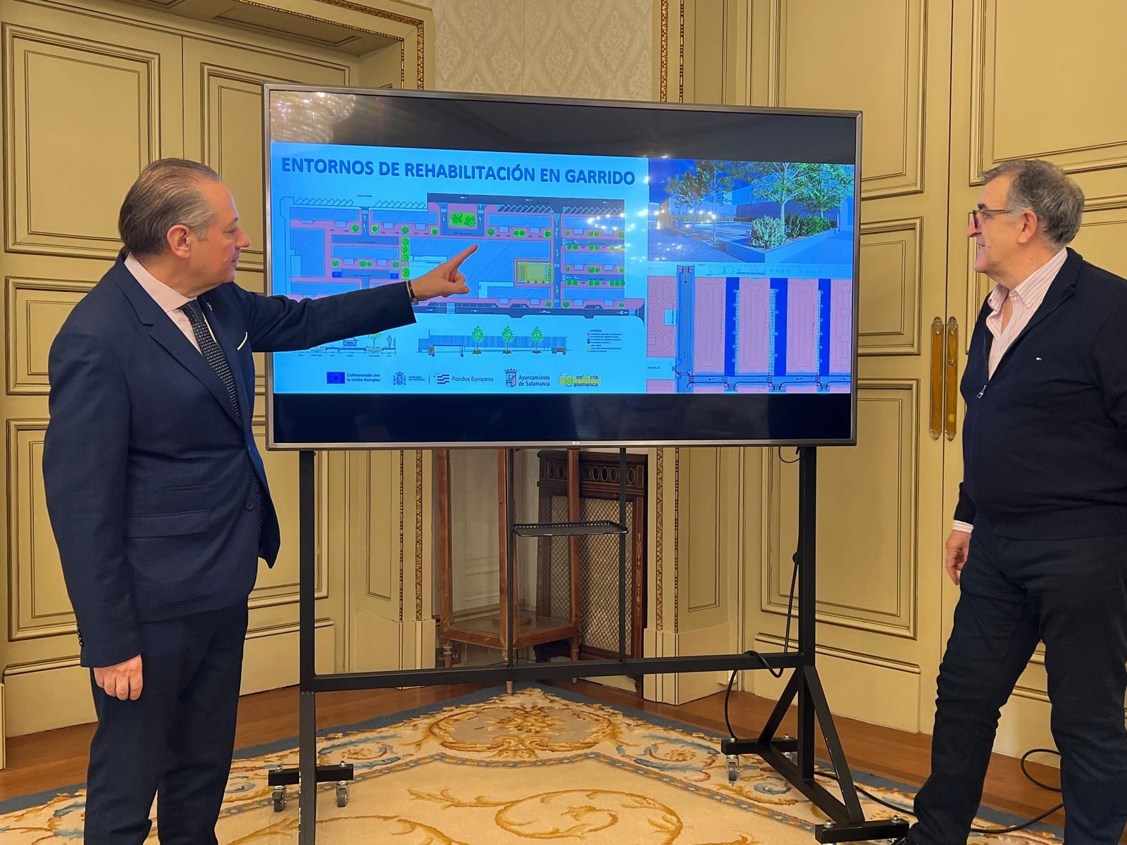 El concejal de Fomento, Fernando Carabias, durante la presentación de los proyectos de renovación urbana en el barrio Garrido