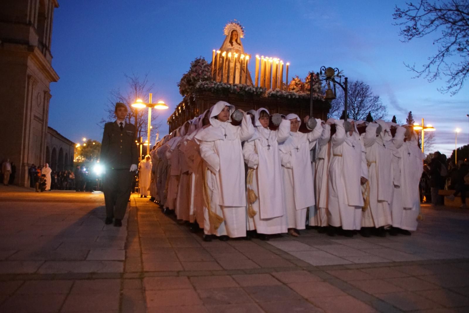 María Nuestra Madre y el Cristo del Amor y de la Paz en la procesión de la Semana Santa 2026 en Salamanca