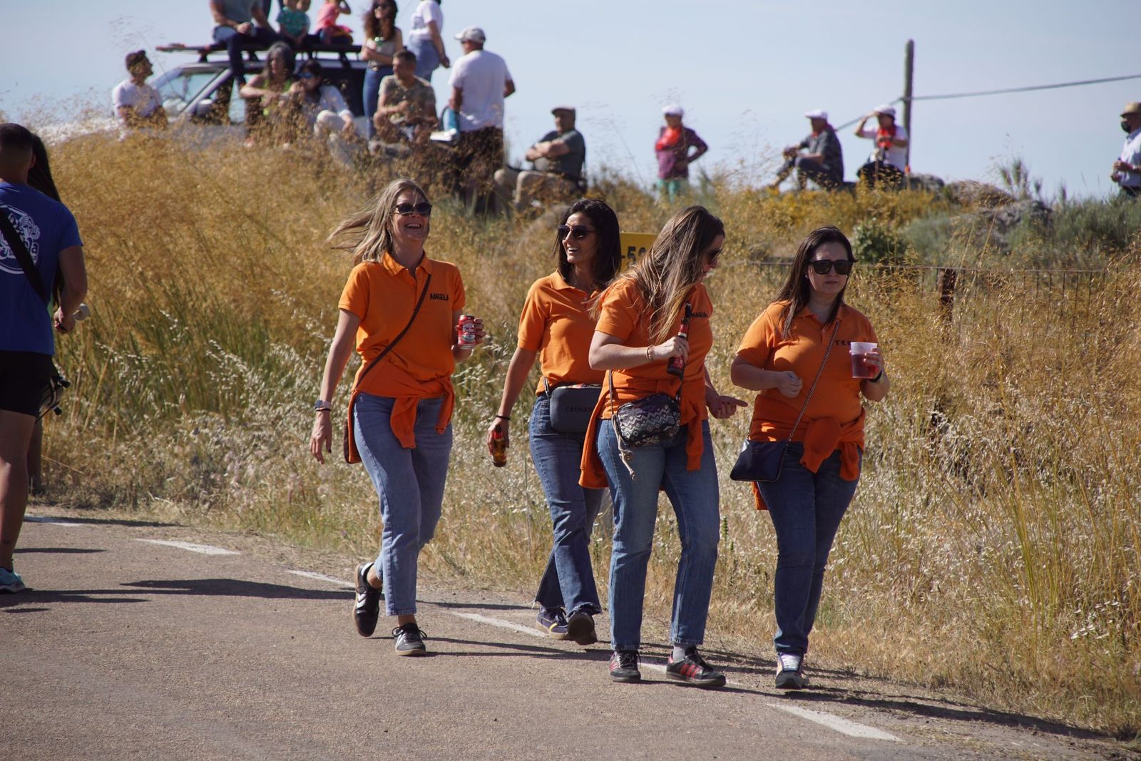 ledesma-calienta-motores-para-los-espantos-con-el-reparto-de-panuelos-y-la-salida-de-los-toros-del-prao-de-la-villa-29