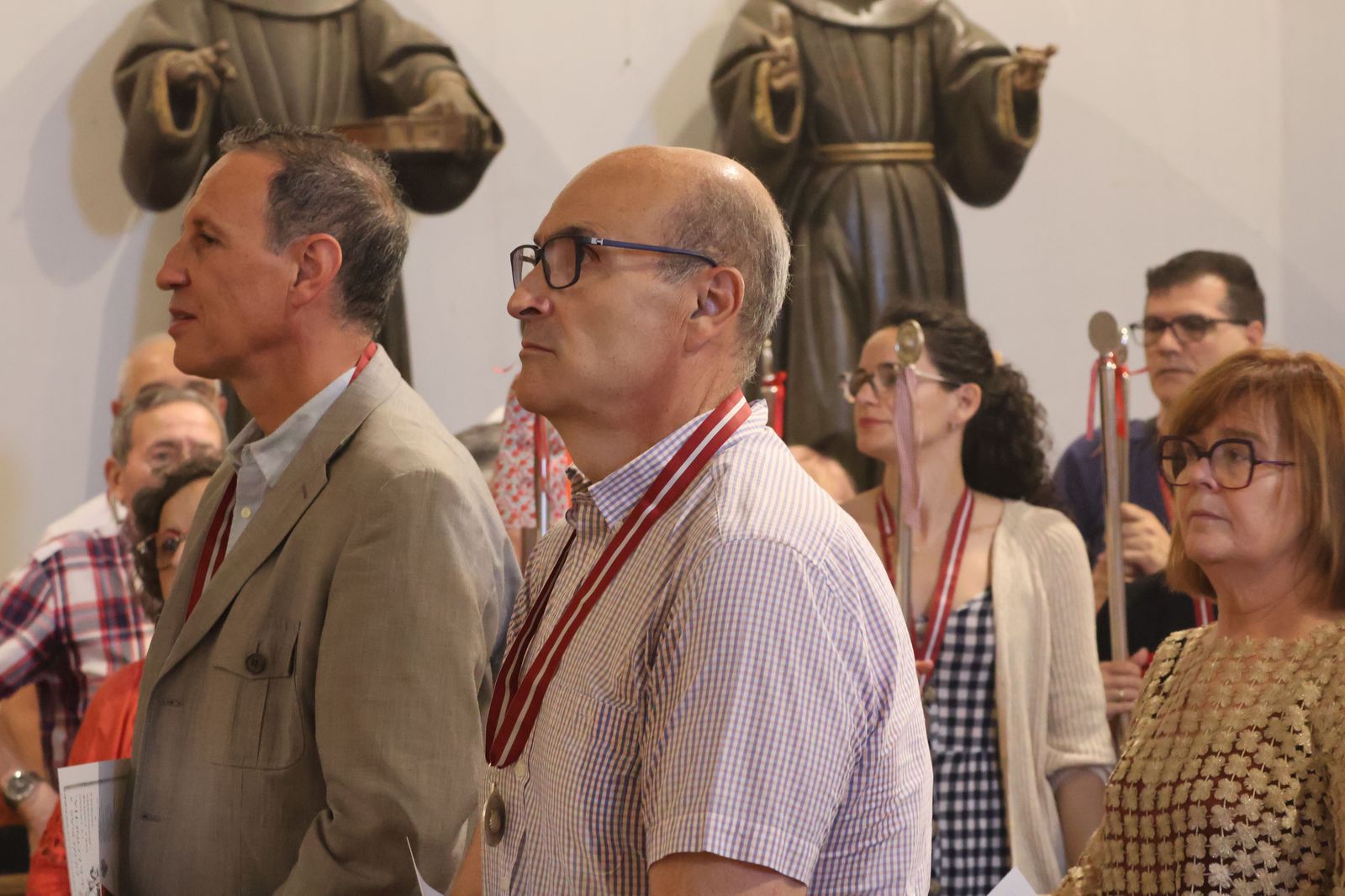 entrada-de-nuevos-hermanos-de-la-cofradia-de-la-concha-37