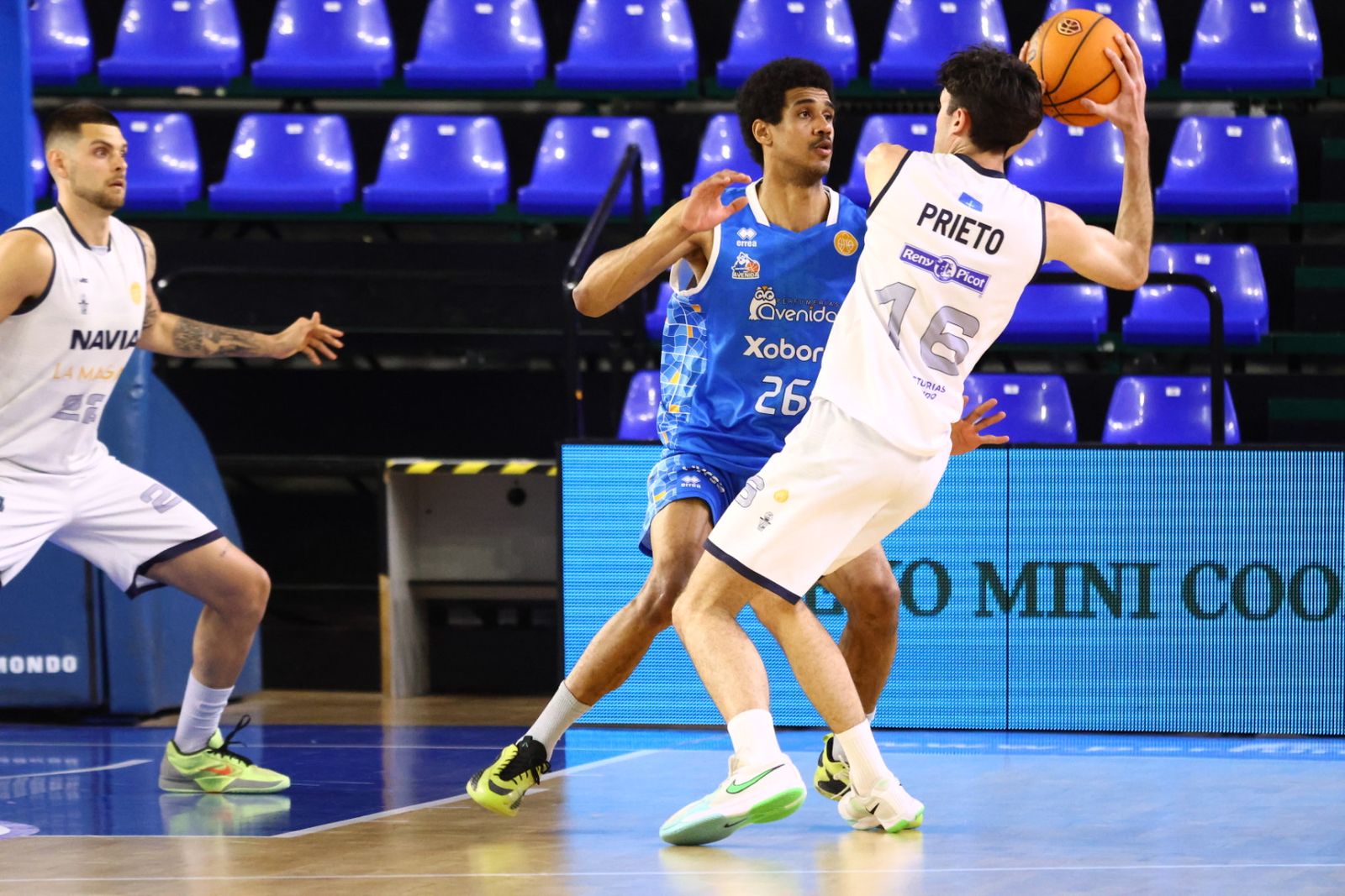 Perfumerías Avenida - CB Navia