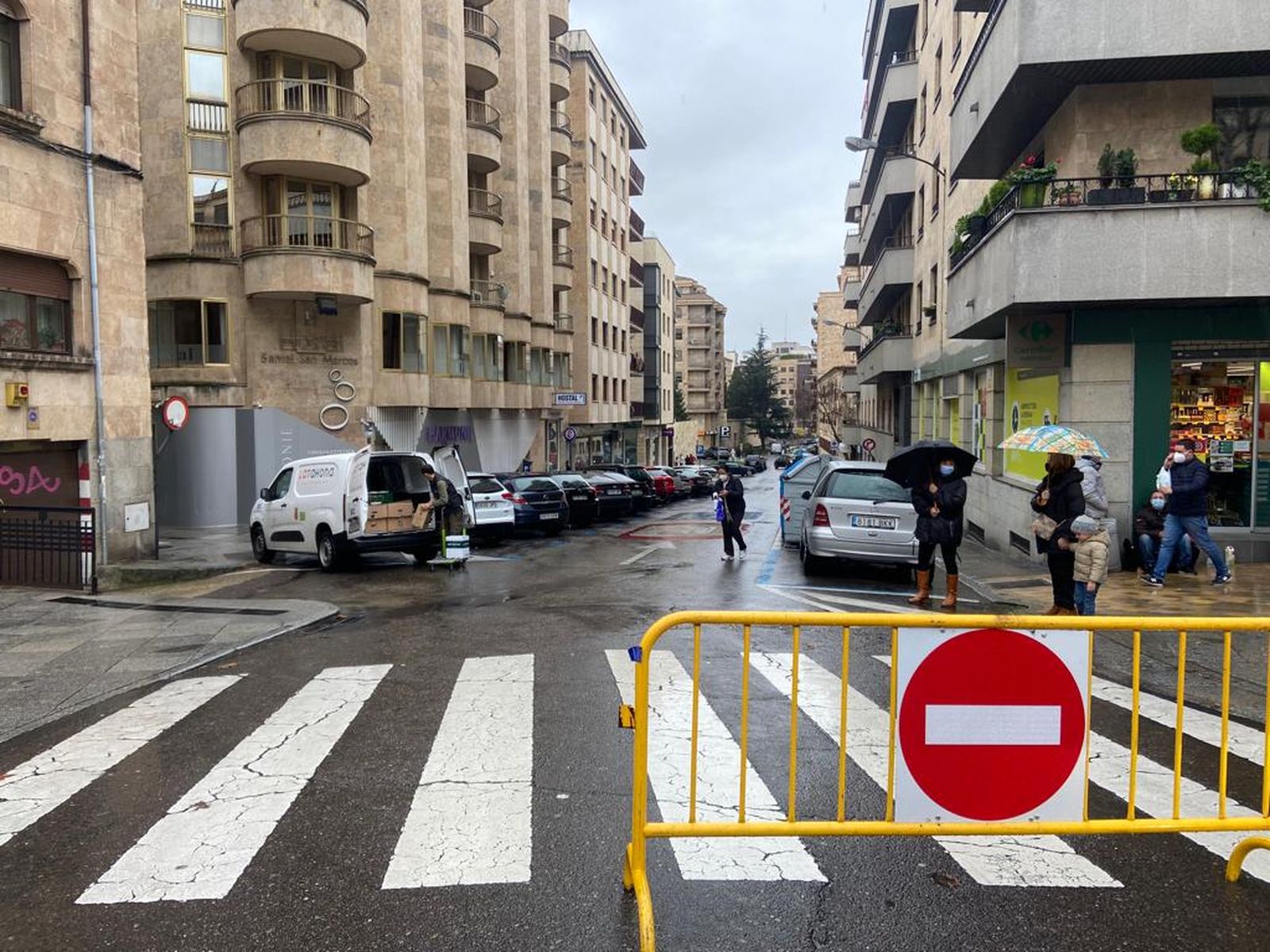 Calle Crespo Rascón cortada de manera excepcional a causa de la Navidad.
