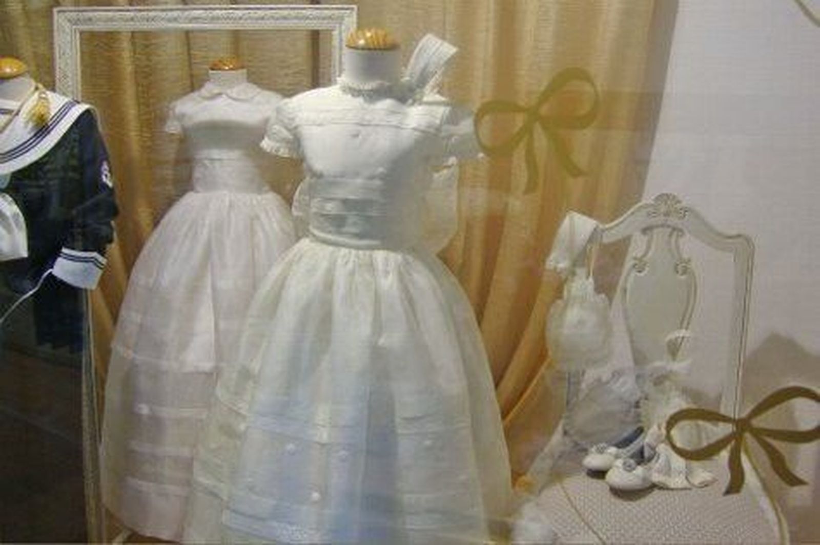 Los complementos pueden encarecer el vestido hasta 300 euros