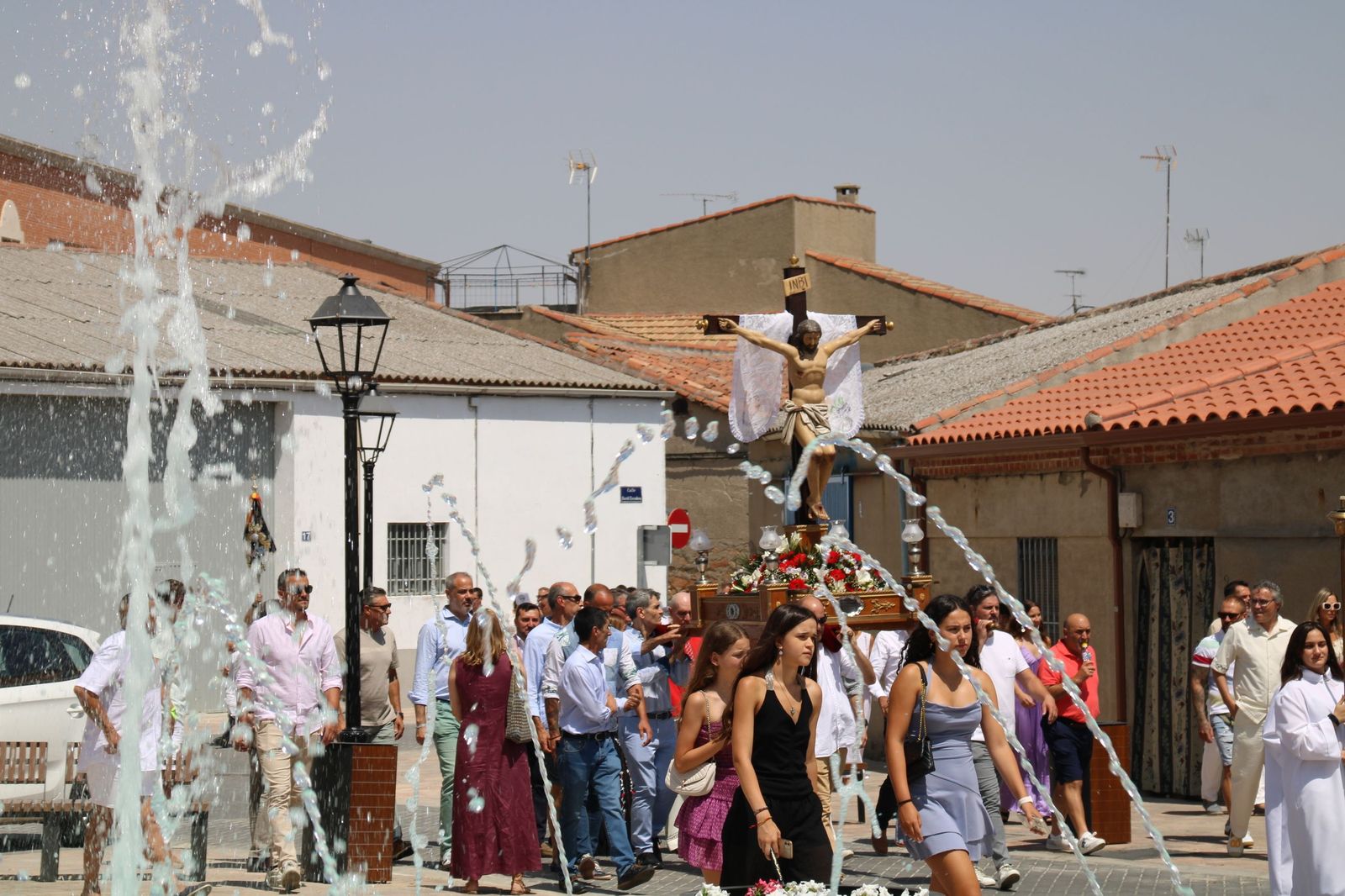 Procesión en honor al Cristo de las Batallas en Castellanos de Moriscos