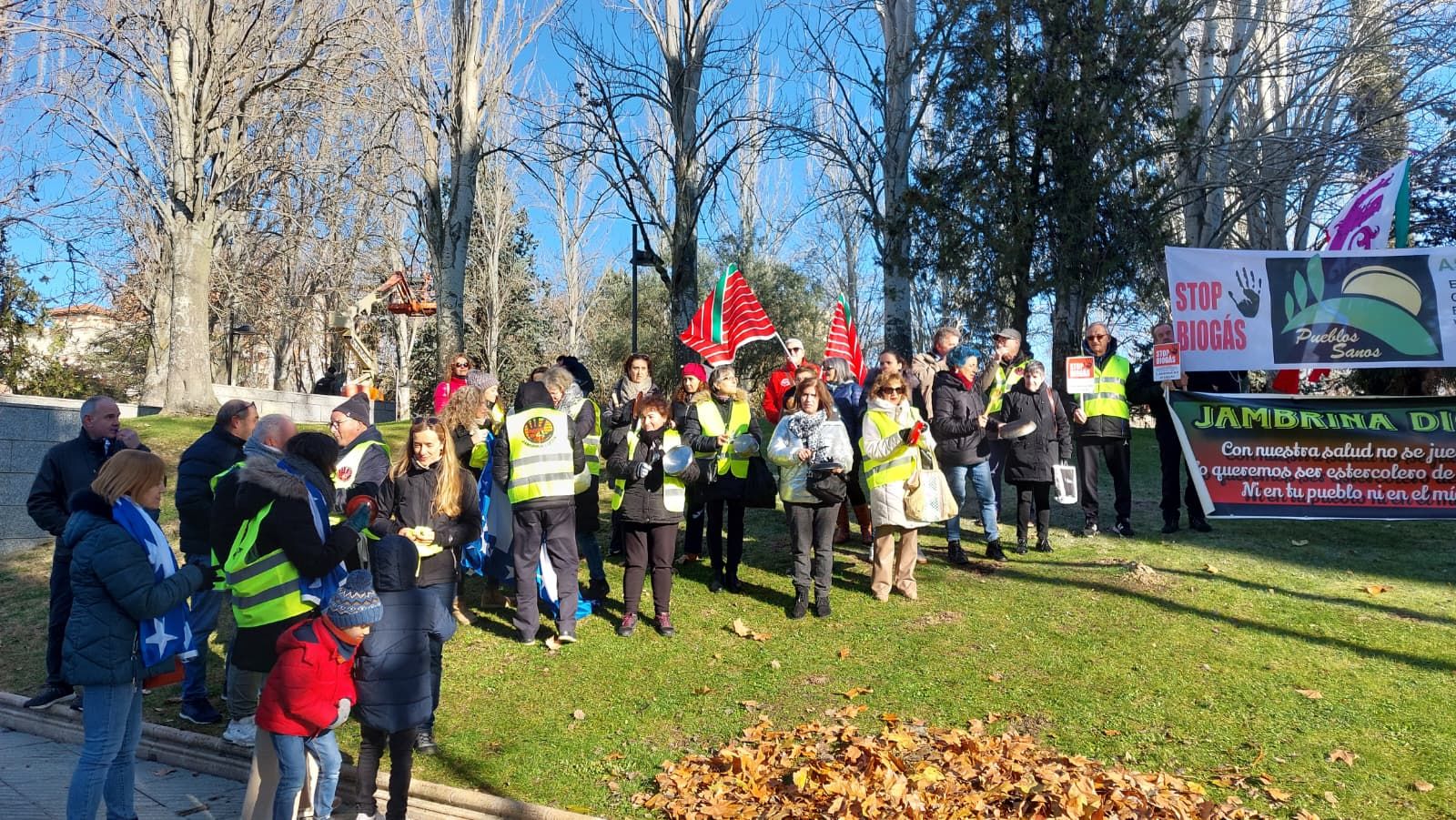 Cacerolada en Zamora contra las plantas de biogás (9).jpeg