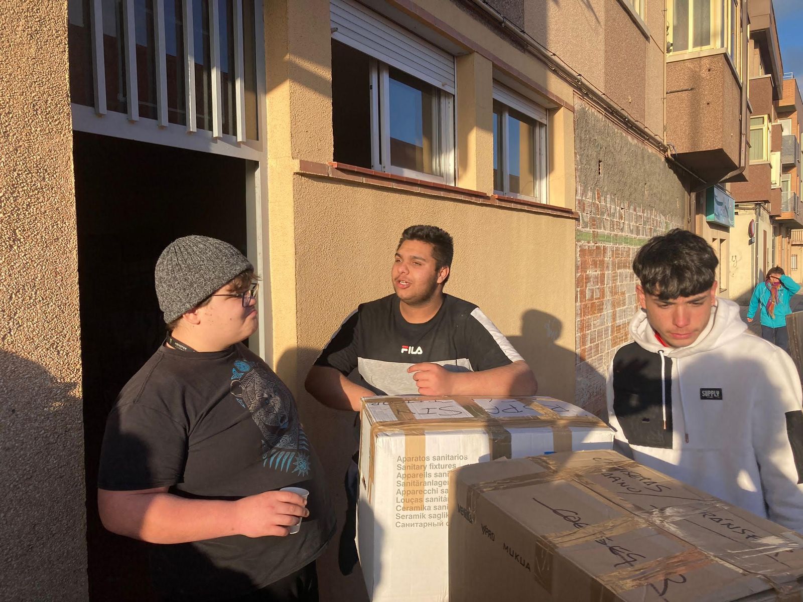 El Ropero Puente Ladrillo envía su decimoquinto contenedor a Capiatá en su 20º aniversario