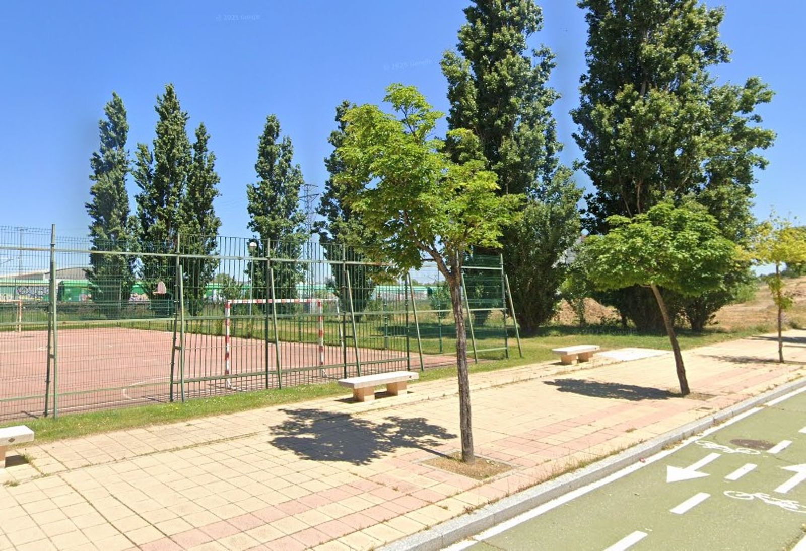 Lugar donde se situará la nueva pista de baloncesto en Los Alcaldes. GOOGLE MAPS
