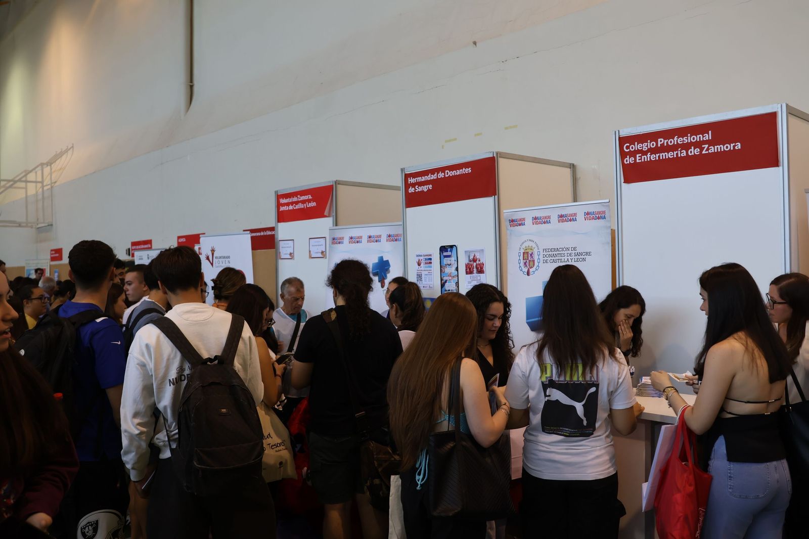 Feria de Bienvenida de la USAL en el Campus de Viriato