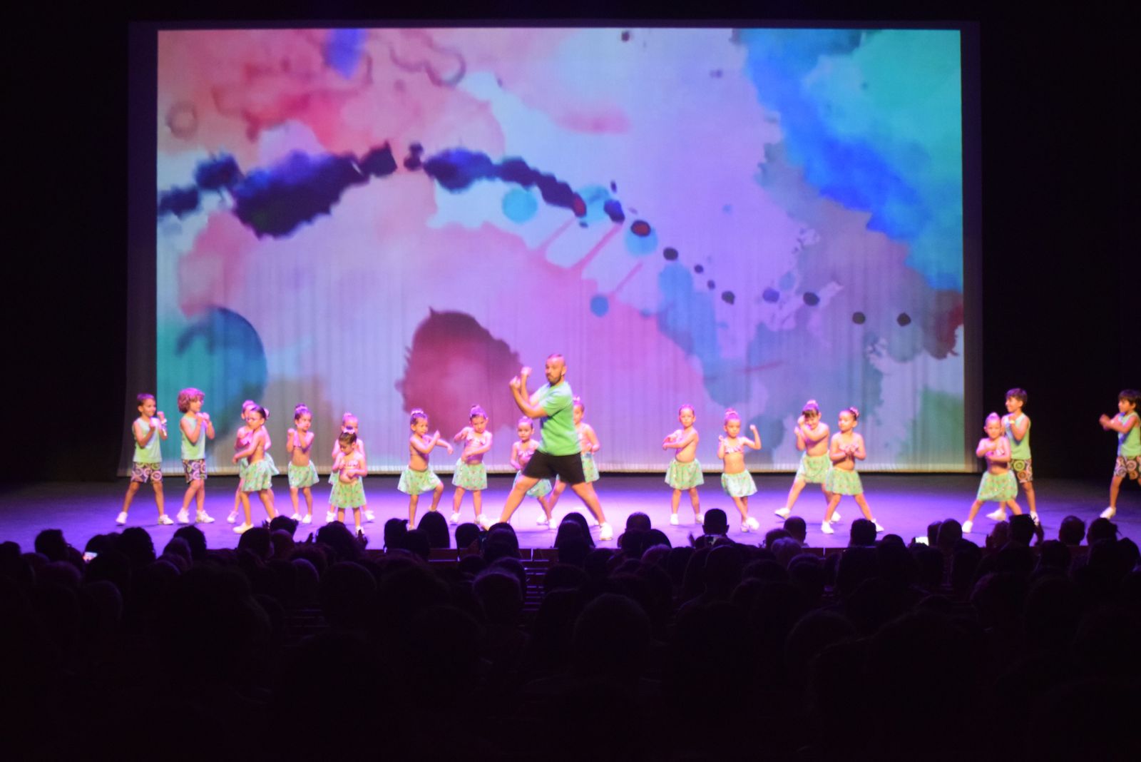 espectaculo-volver-de-escena-en-el-teatro-ramos-carrion-9