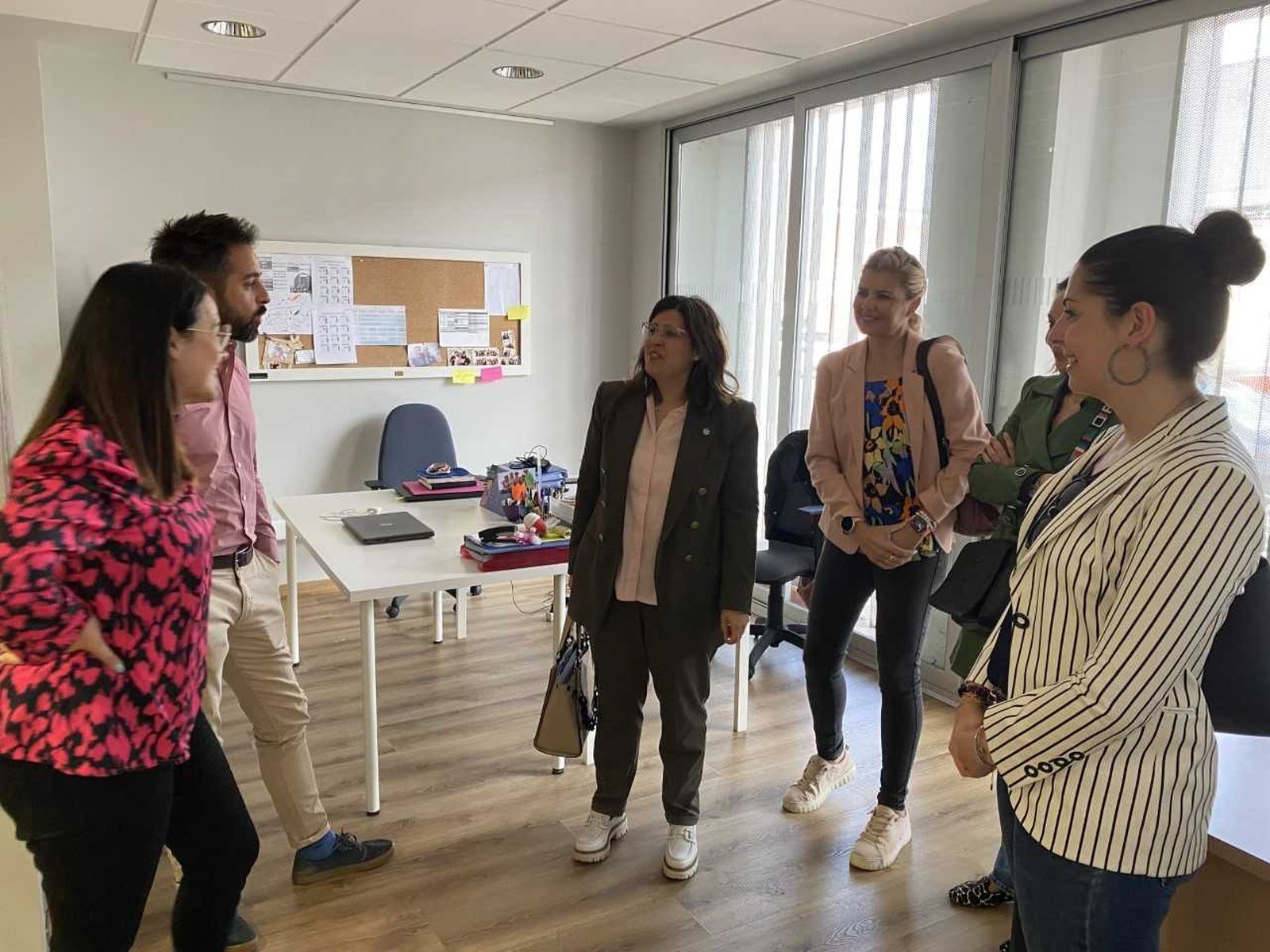 Beatriz Asensio en su visita a Intras