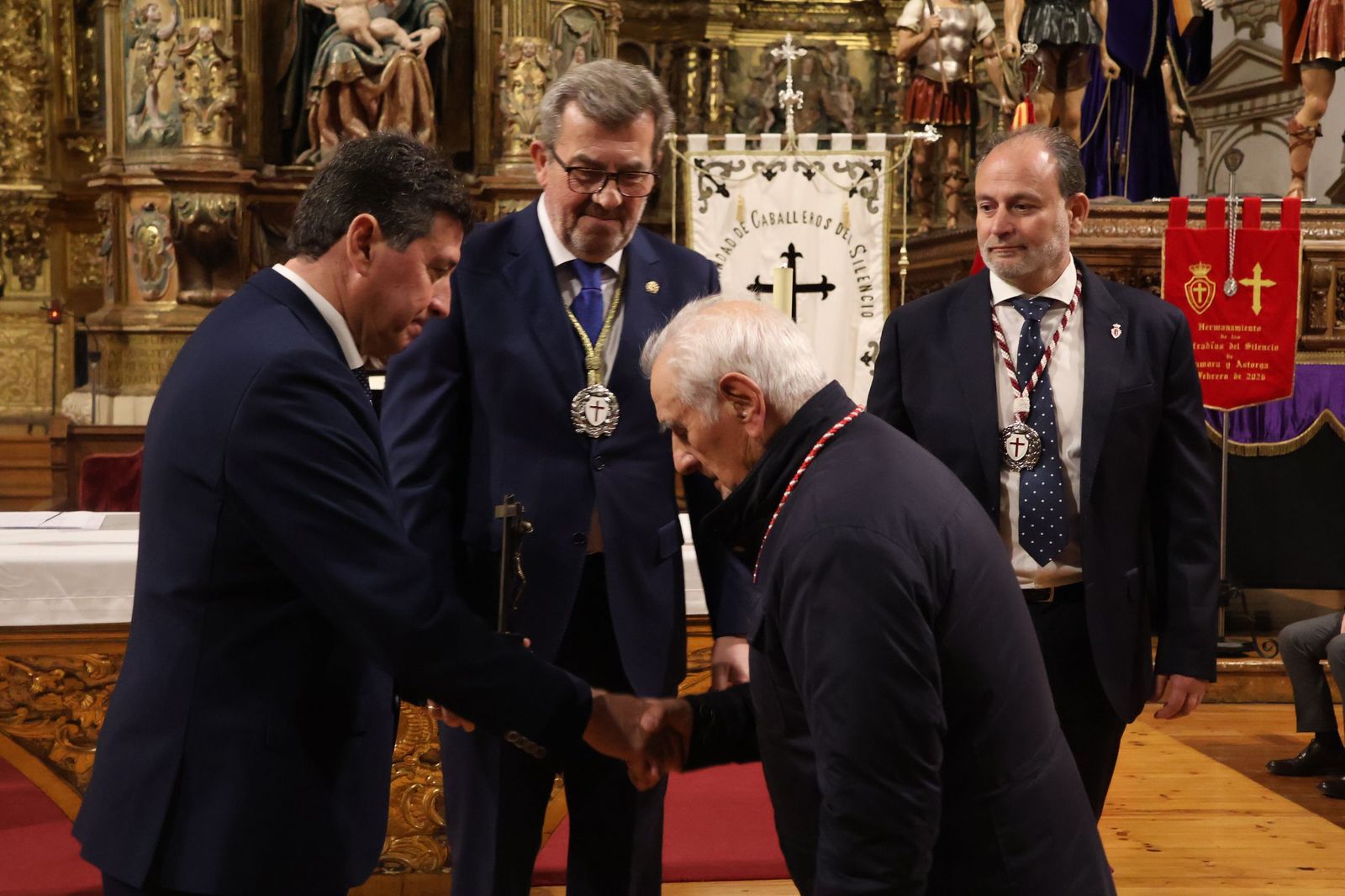 GALERÍA | Silencio rito entrada