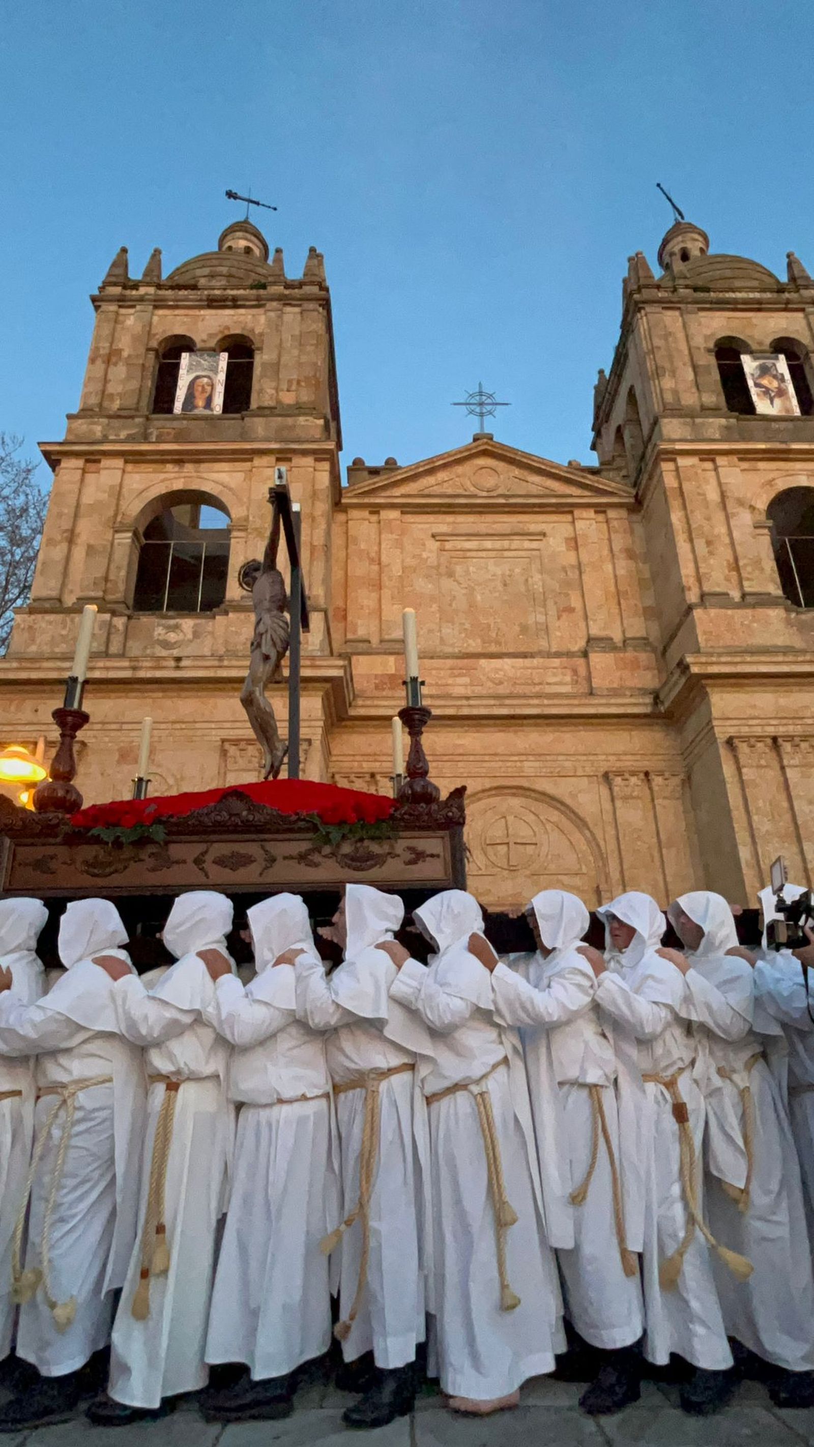 María Nuestra Madre y el Cristo del Amor y de la Paz en la procesión de la Semana Santa 2026 en Salamanca