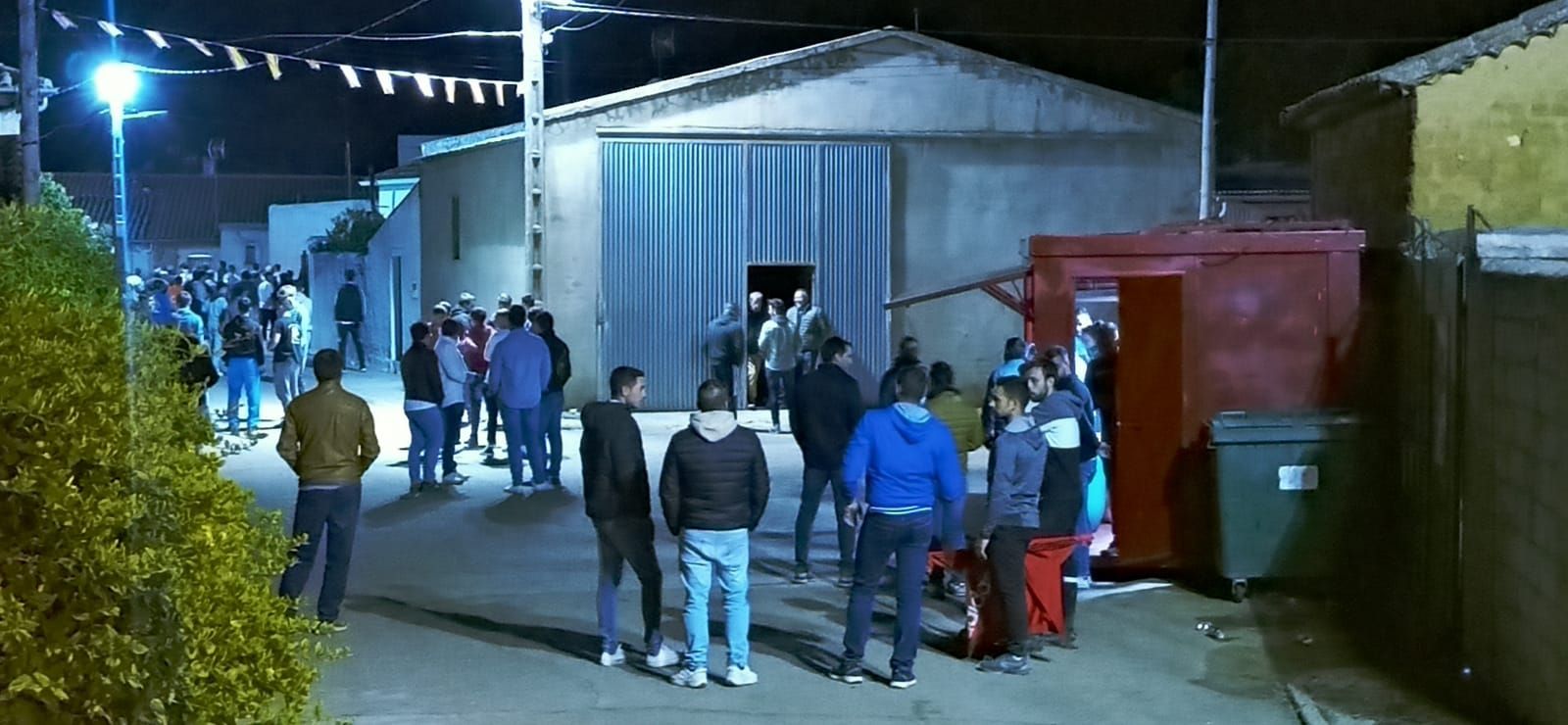 suelta-nocturna-de-vaquillas-durante-las-fiestas-patronales-de-cabrillas-2