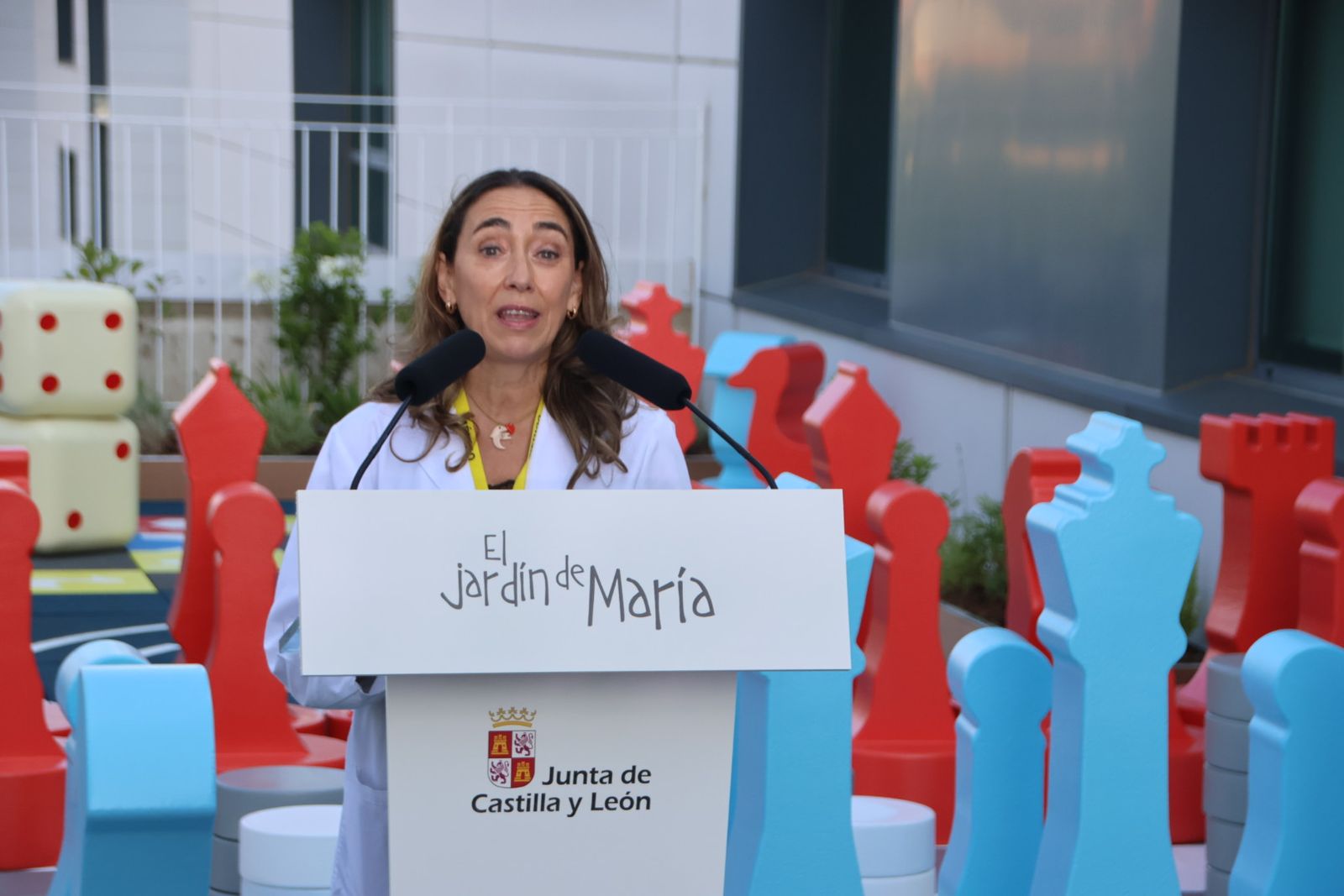Presentación de la terraza “El Jardín de María”, Hospital Universitario de Salamanca