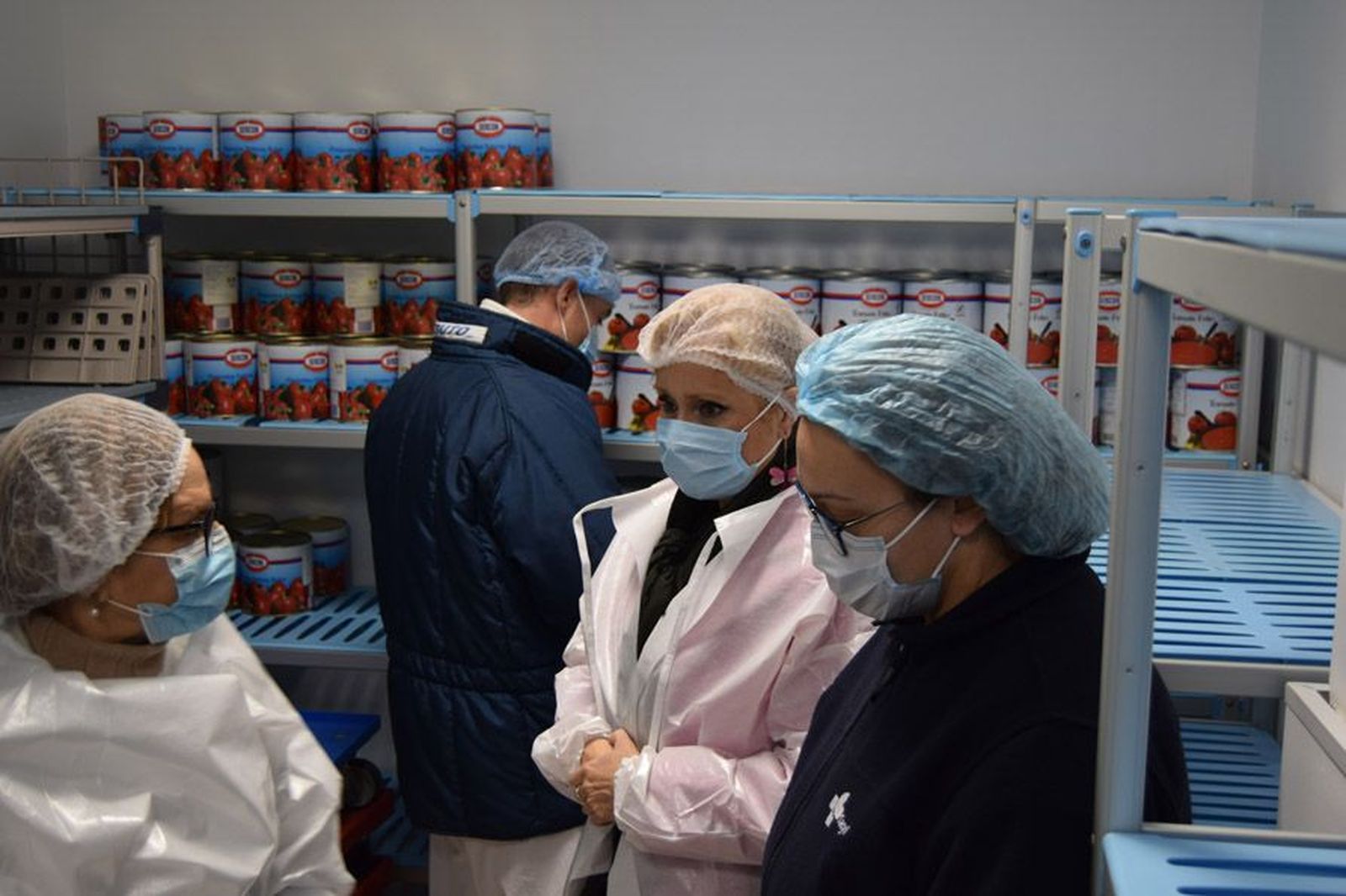 la-delegada-territorial-leticia-garcia-visita-la-cocina-de-linea-fria-del-complejo-asistencial-de-zamora-tras-las-obras-de-mejora-8