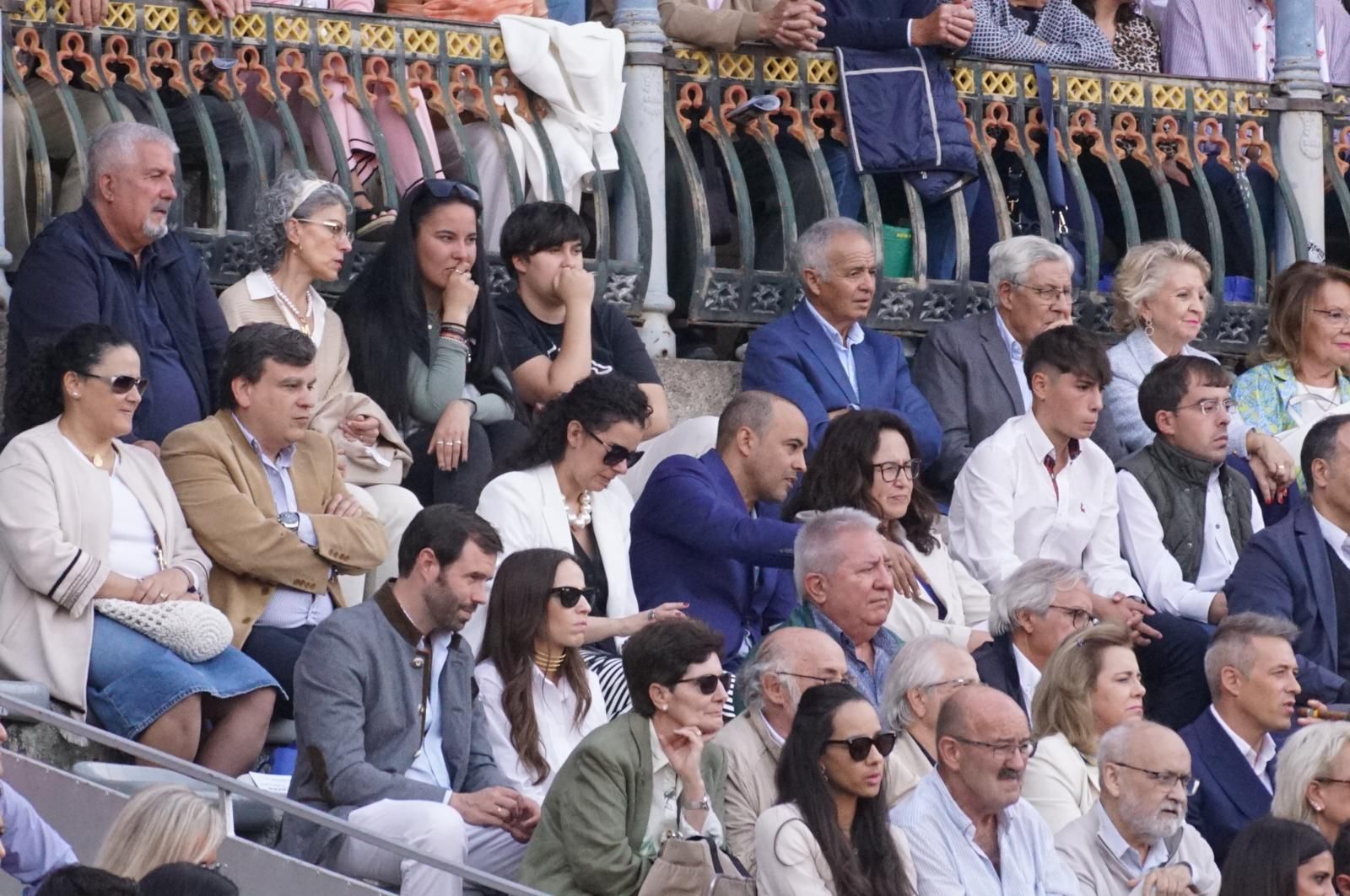 resumen-fotografico-del-ambiente-en-los-tendidos-de-la-glorieta-durante-la-corrida-concurso-22-de-septiembre-fotos-juanes-79