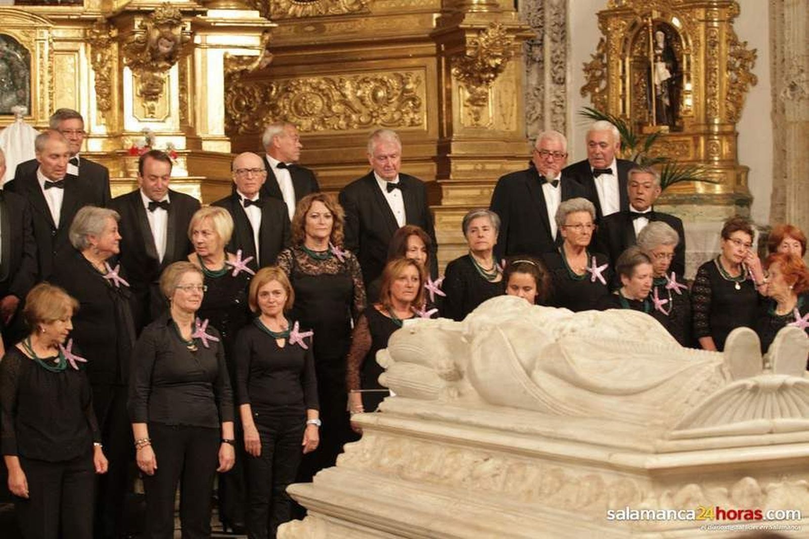 Espectáculo coral en Las Úrsulas en homenaje al Día de la Hispanidad