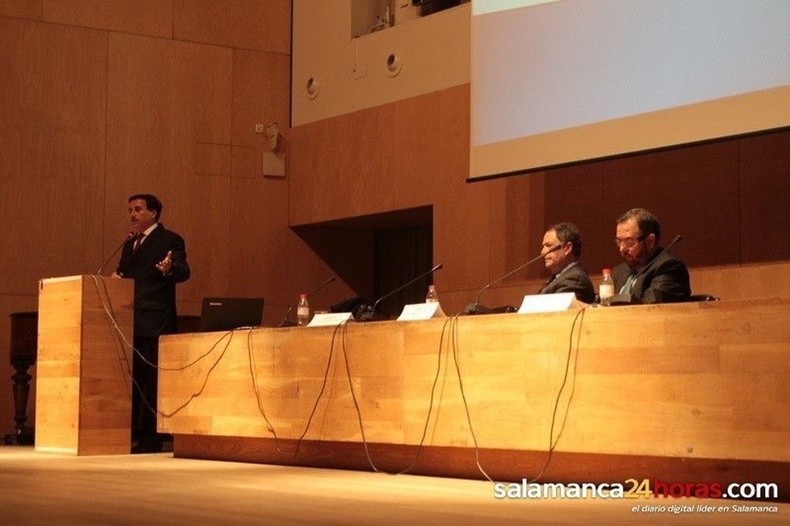 Conferencia de Alfredo Villavicencio