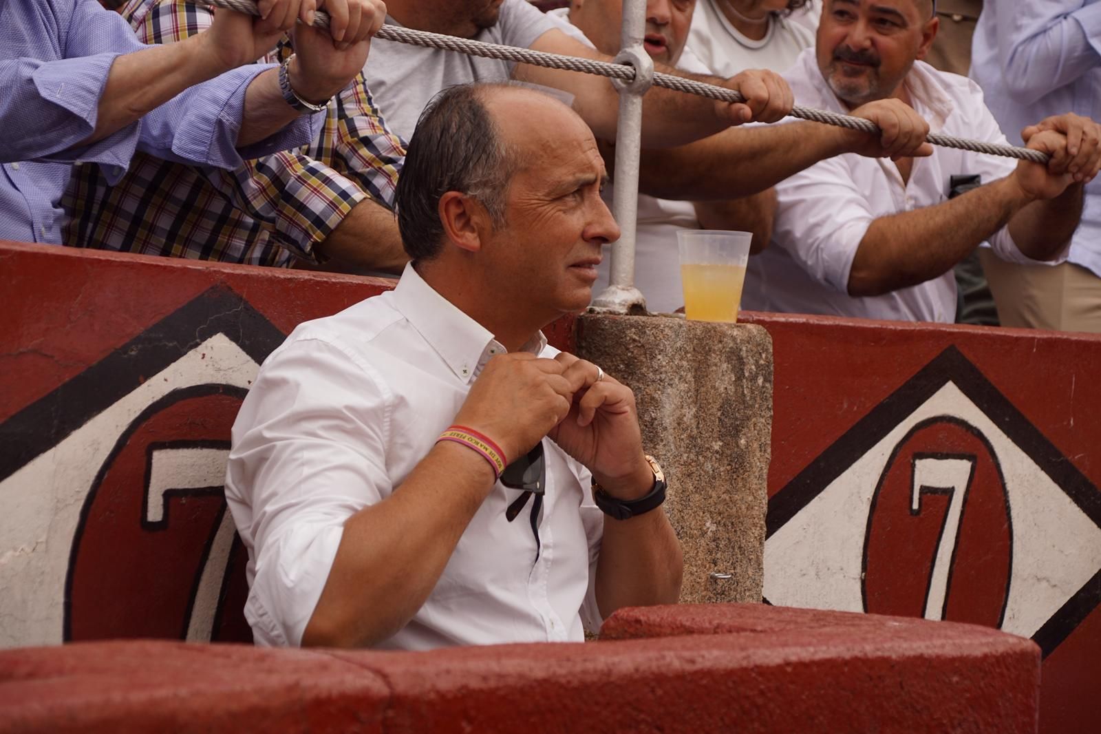 Gran ambiente en La Glorieta para la tarde de toros de Morante de la Puebla, Ismael Martín y Marco Pérez