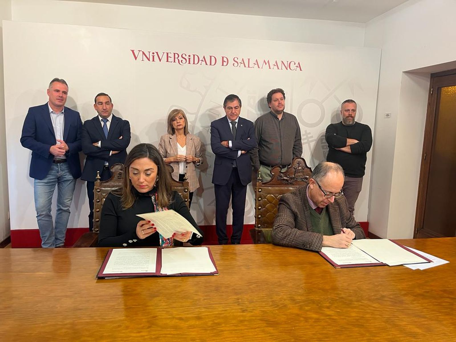 Firma convenio de colaboración Junta-USAL