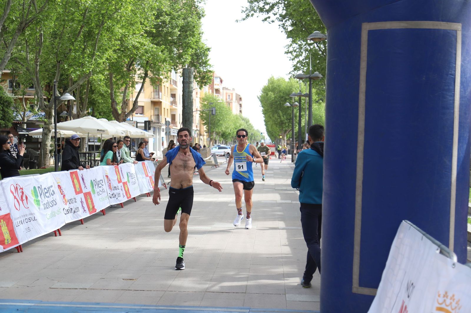 Carrera y marcha por el Día de Castilla y León en Zamora