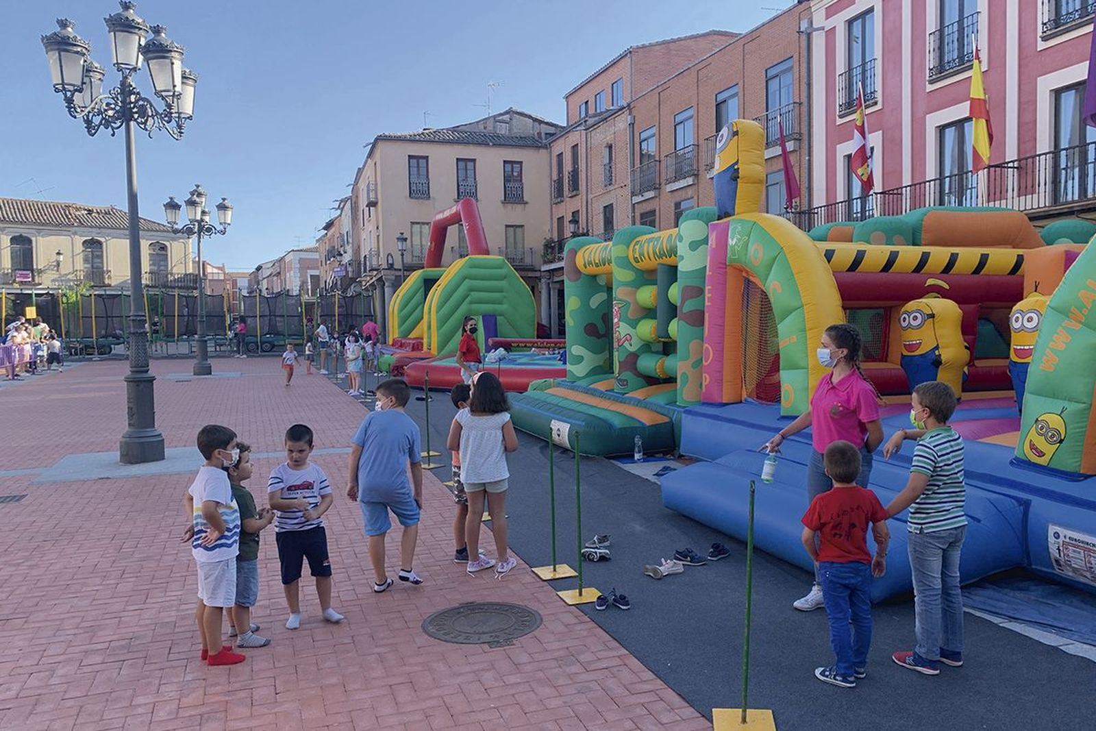 Los más pequeños han disfrutado este miércoles de los juegos infantiles instalados en las plazas Los más pequeños han disfrutado este miércoles de los juegos infantiles instalados en las plazas