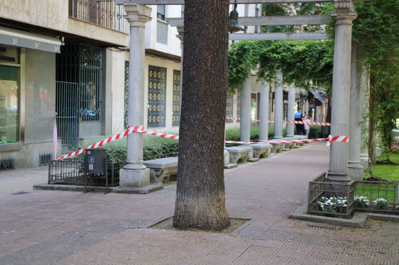 Intervención de los Bomberos en un edificio del paseo de Carmelitas (1)