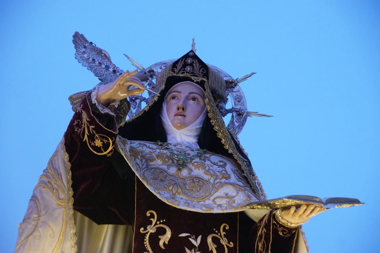 Procesión del regreso a clausura de Santa Teresa de Jesús