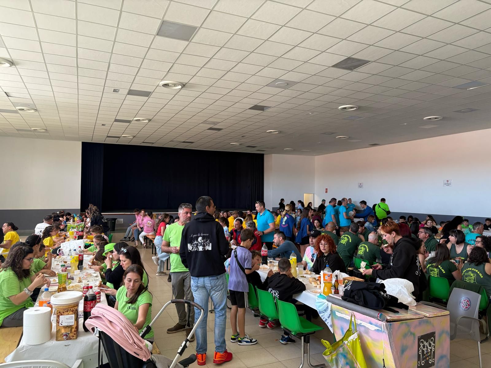 Doñinos se reúne en una comida de hermandad entre peñas