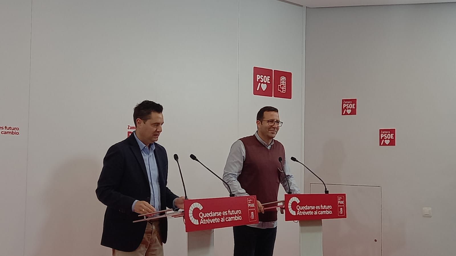Daniel de la Rosa, nuevo secretario general del PSOE de Castilla y León,  e Iñaki Gómez, secretario de Organización del PSOE de Zamora
