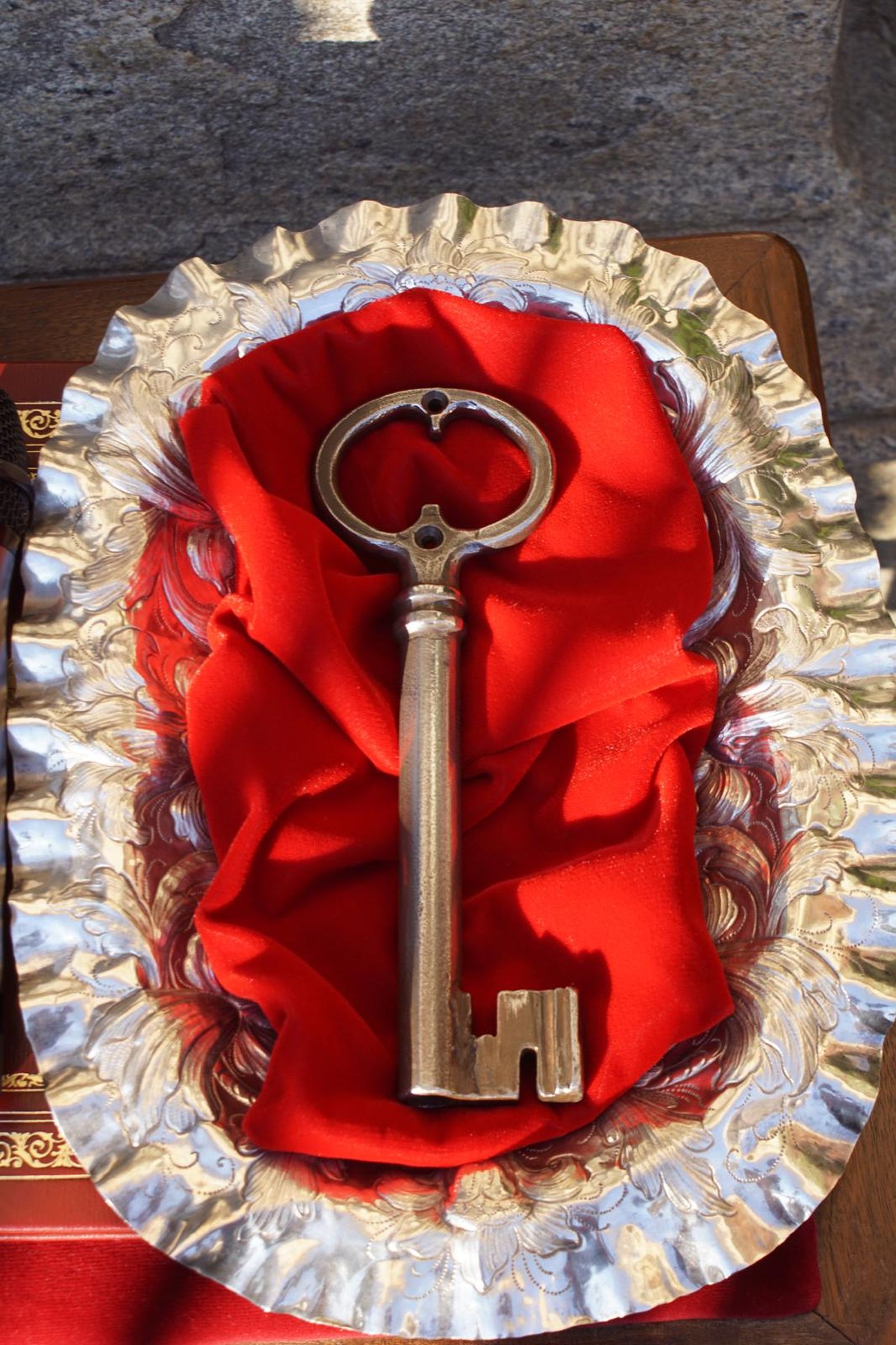 apertura-de-la-basilica-de-la-anunciacion-para-venerar-el-cuerpo-de-santa-teresa-en-alba-de-tormes-fotos-juanes-9