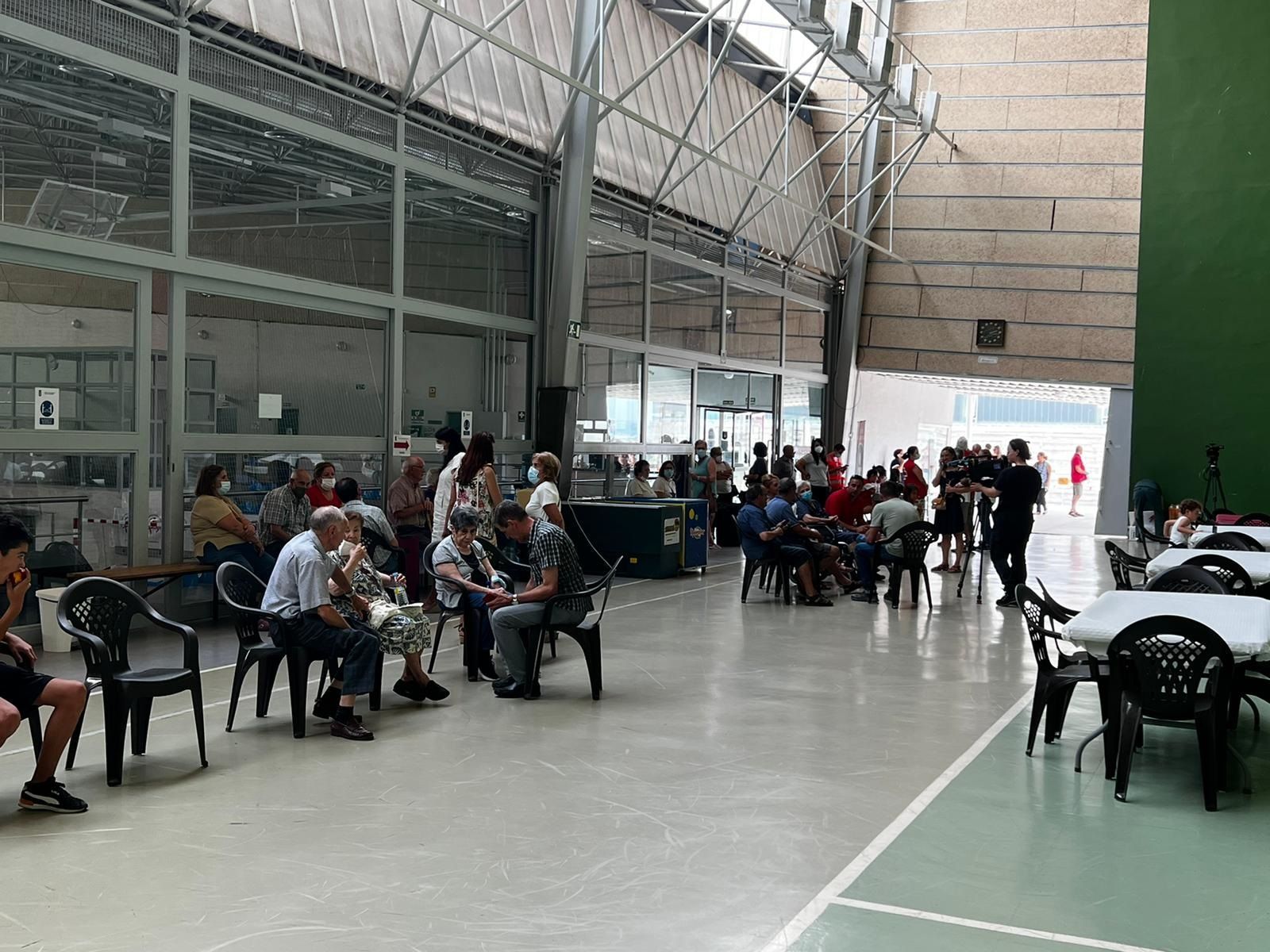 vecinos-de-monsagro-evacuados-en-el-pabellon-de-ciudad-rodrigo-foto-s24h-2