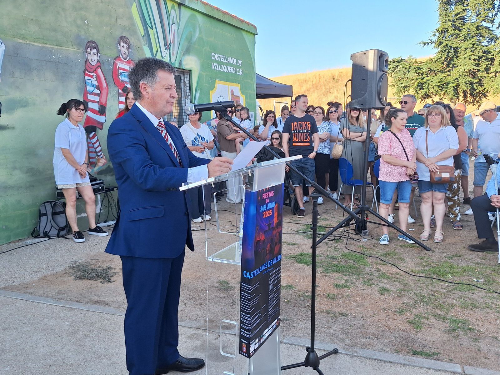 El campo de Castellanos de Villiquera pasa a llamarse Marcelino Valle