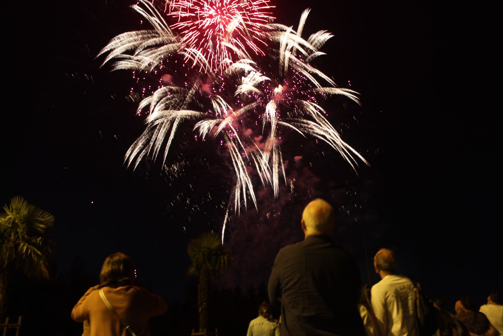 Fuegos artificiales en el entorno del Puente Romano