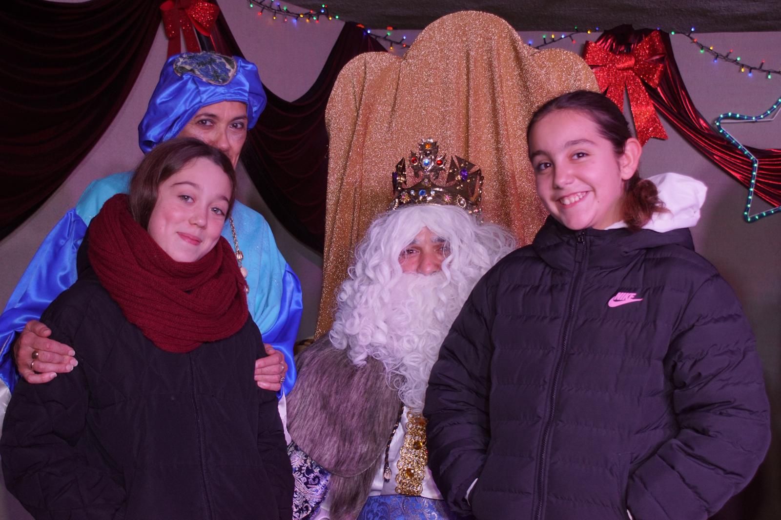 Los Reyes Magos reciben las cartas de los niños de El Encinar