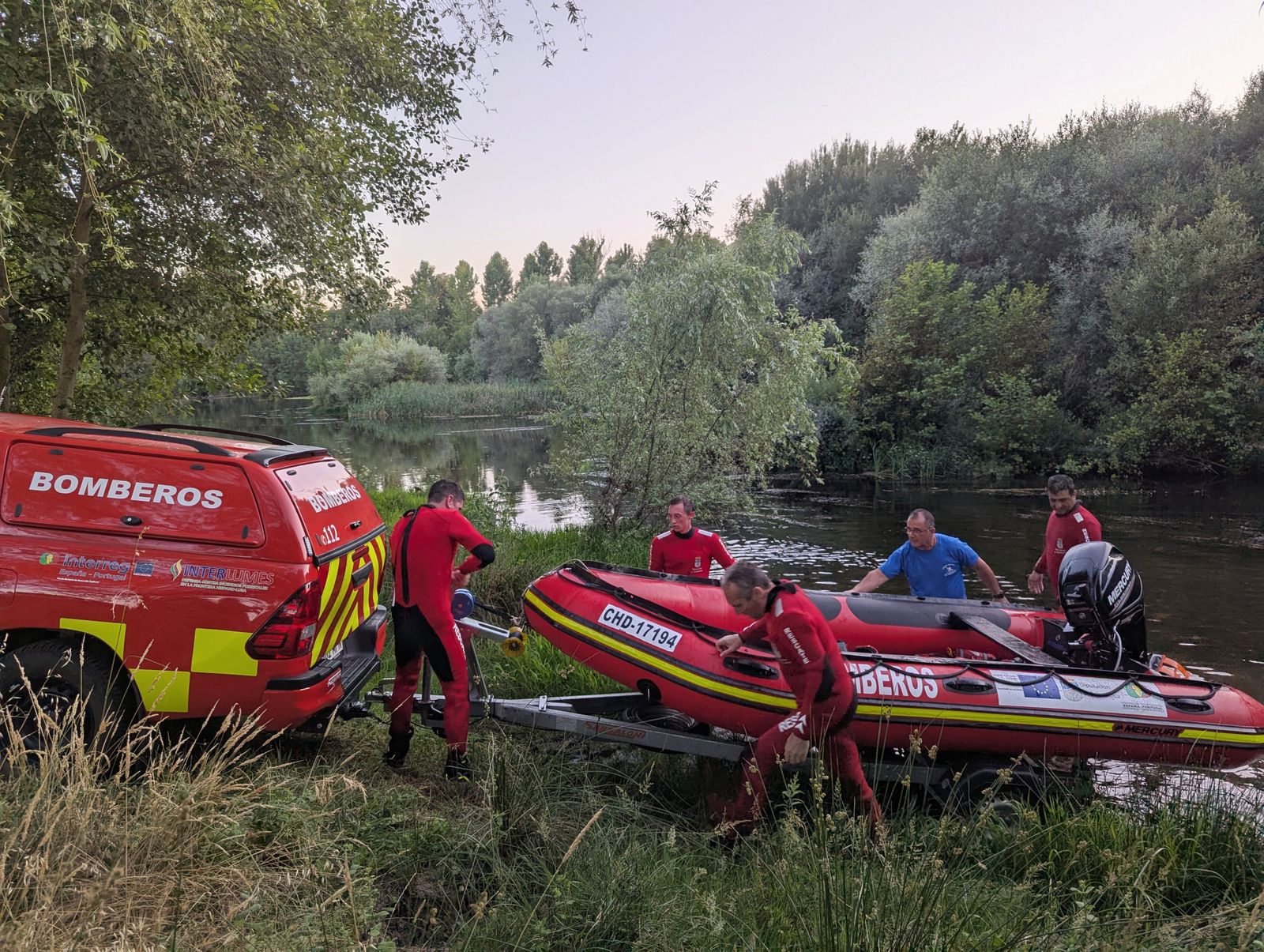 Moviliación de Guardia Civil y Bomberos para encontrar a un chico desaparecido en el río Águeda