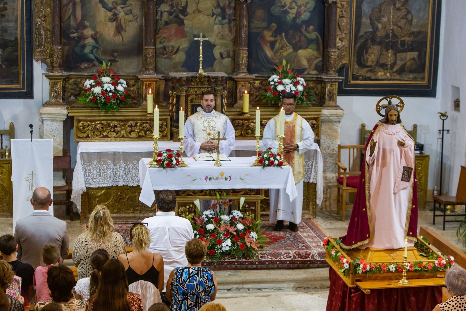 Las fiestas en honor a El Salvador comienzan en Tardobispo