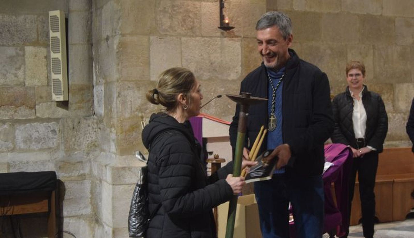 Entrada de los nuevos hermanos de la Hermandad de las Siete Palabras.