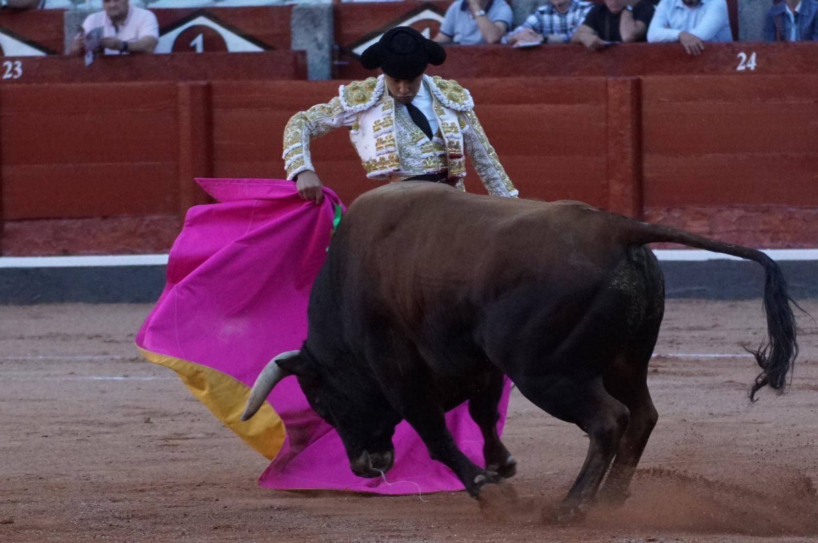 Presencia salmantina por partida doble en la primera corrida de la feria: Damián Castaño e Ismael Martín junto al mexicano Diego San Román