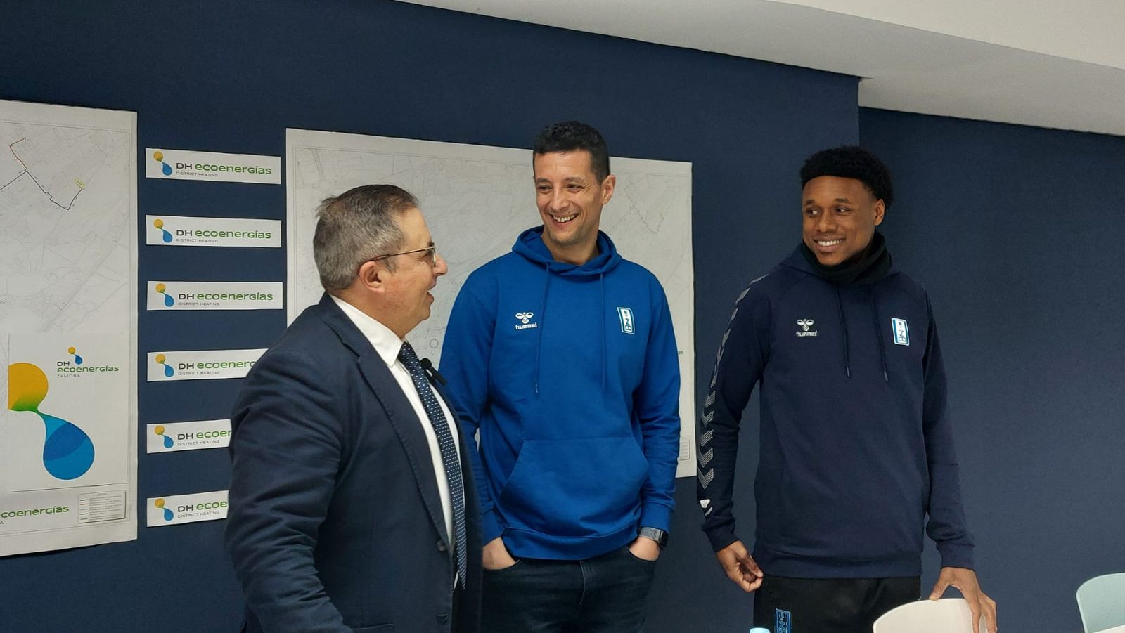 Saulo Hernández y Powell en rueda de prensa