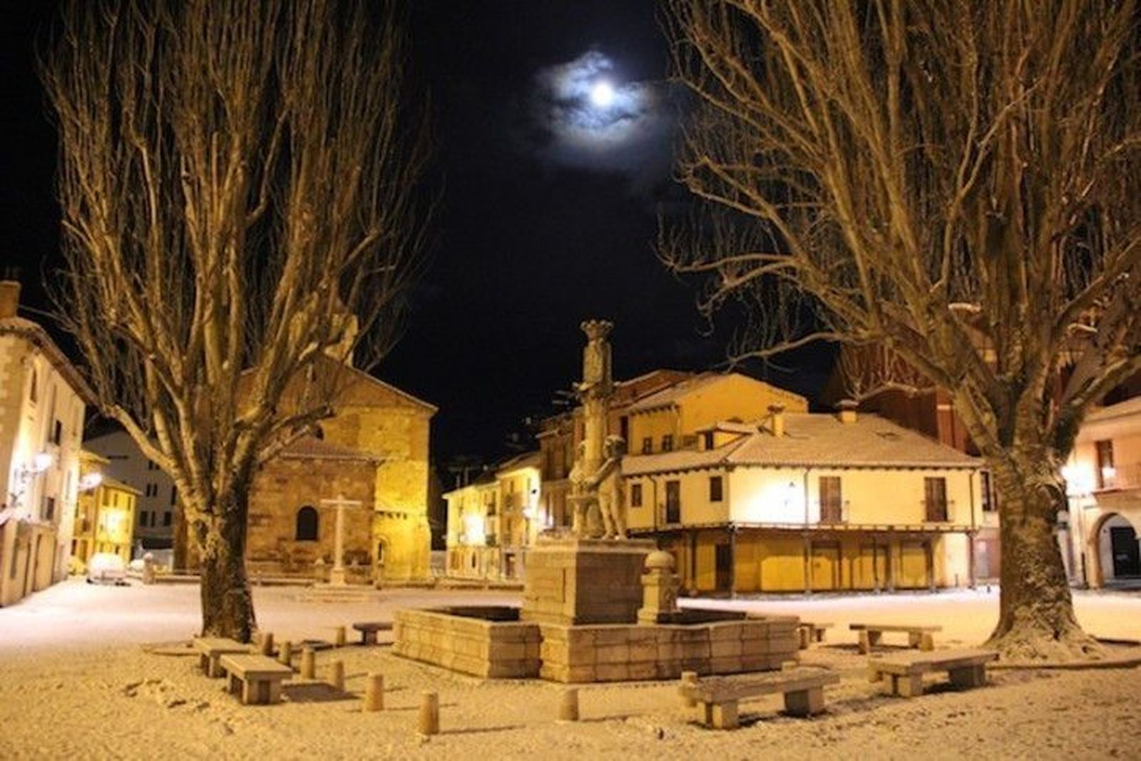 Un 'clic' para salvar la Plaza del Grano de León