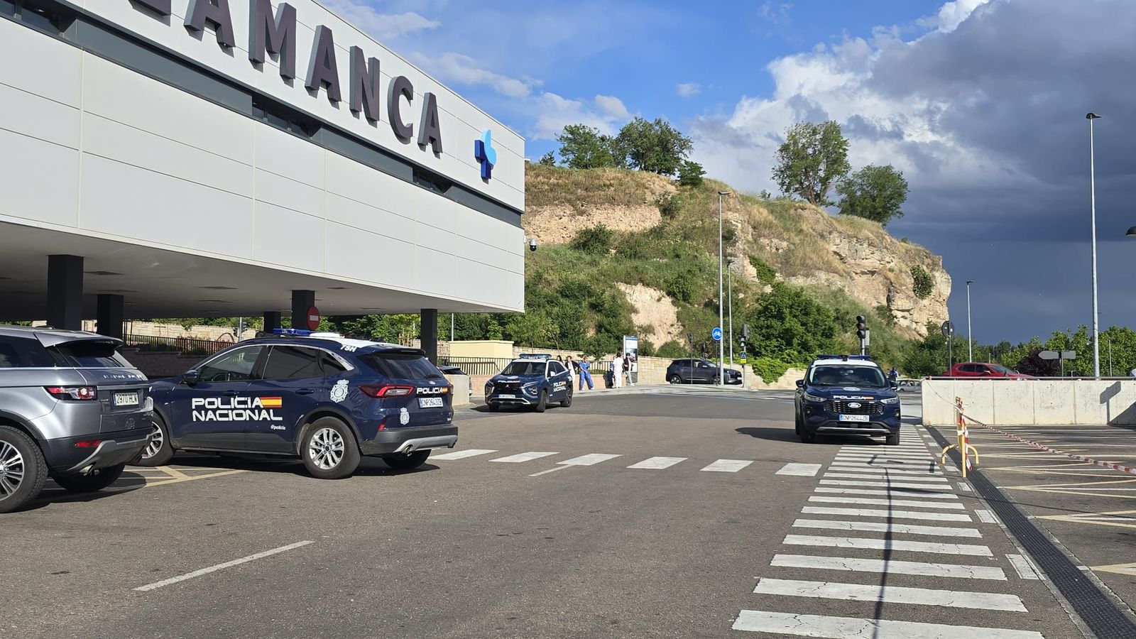 Policía Nacional en el hospital de Salamanca