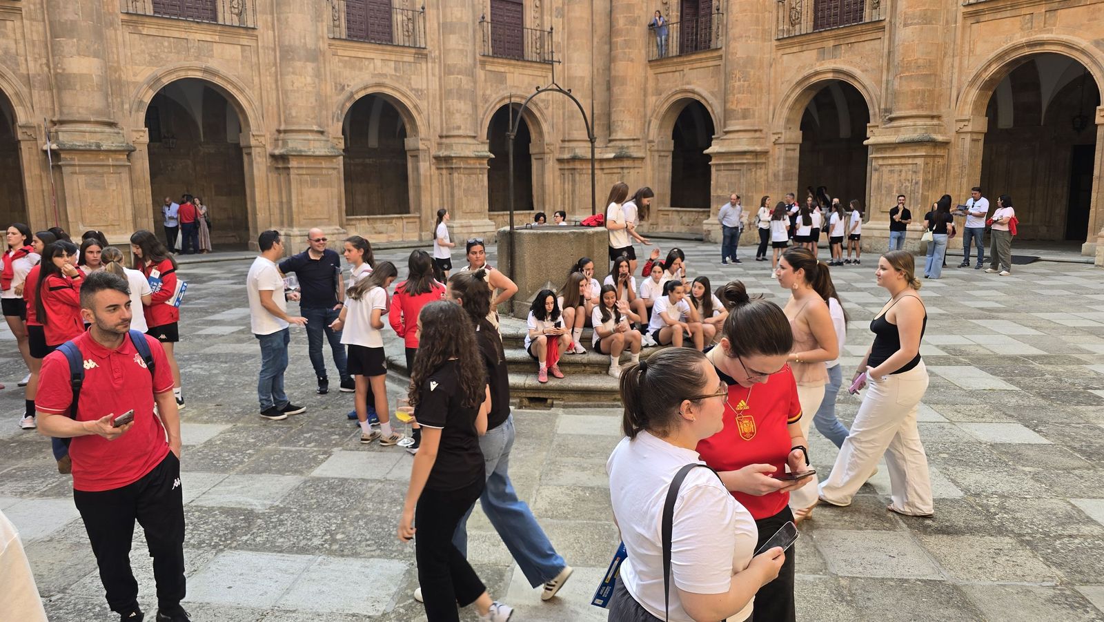 Encuentro con la Selección Nacional Femenina de la Real Federación Española de Fútbol