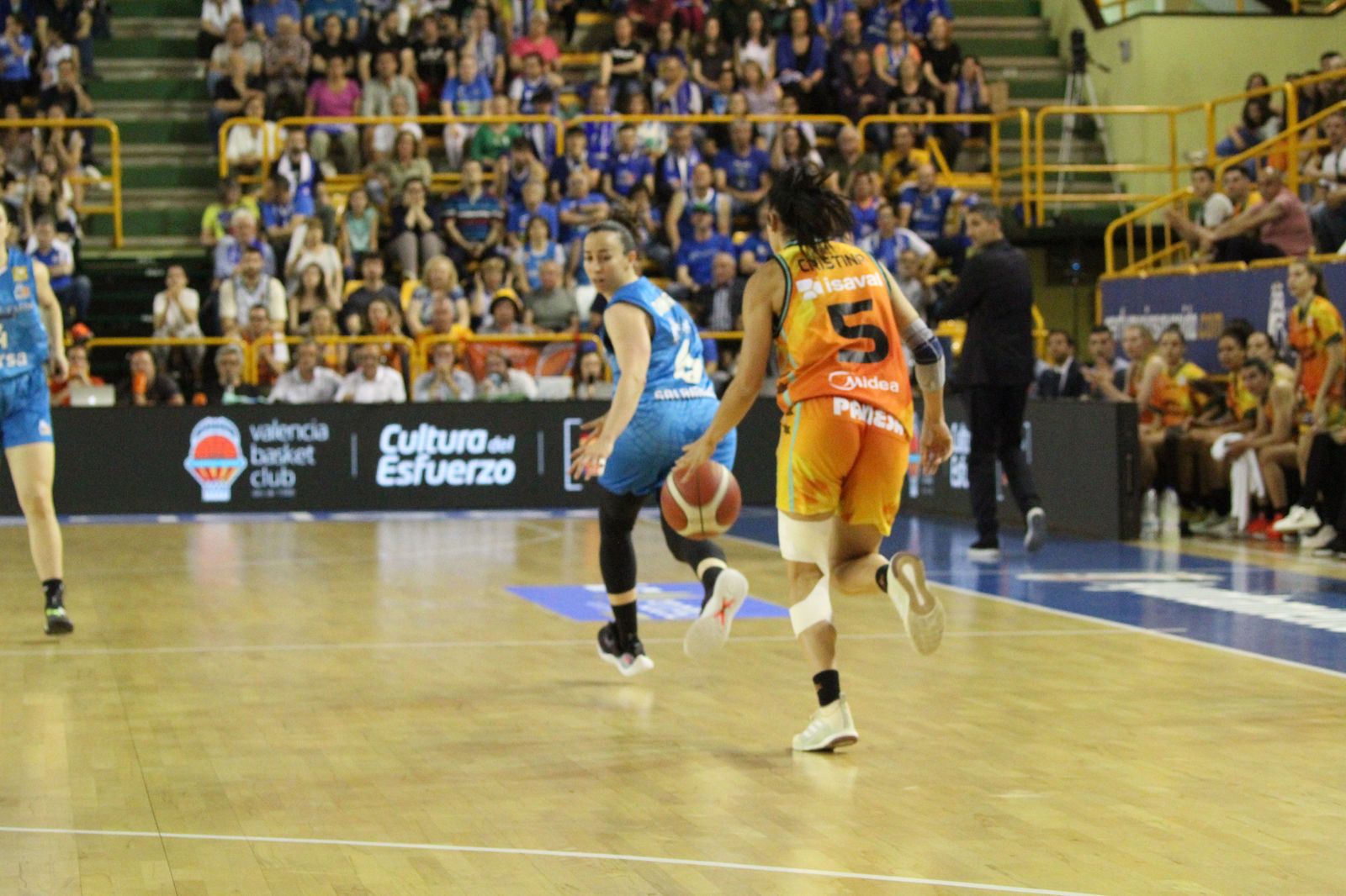 perfumerias-avenida-valencia-basket-54