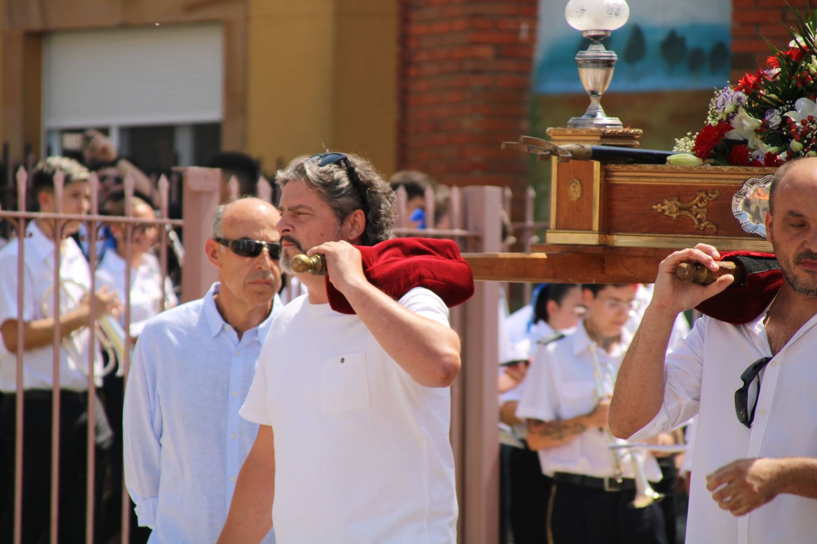 Procesión en honor al Cristo de las Batallas en Castellanos de Moriscos