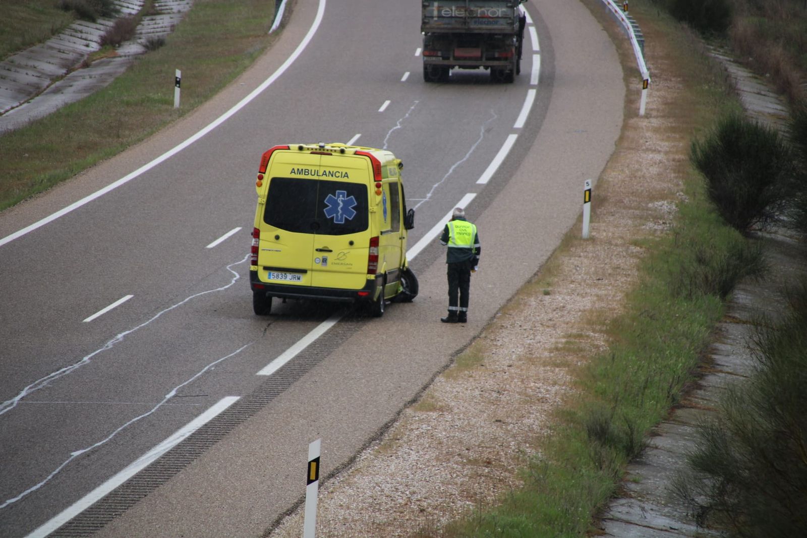 Herida una mujer tras una colisión entre un coche y una ambulancia