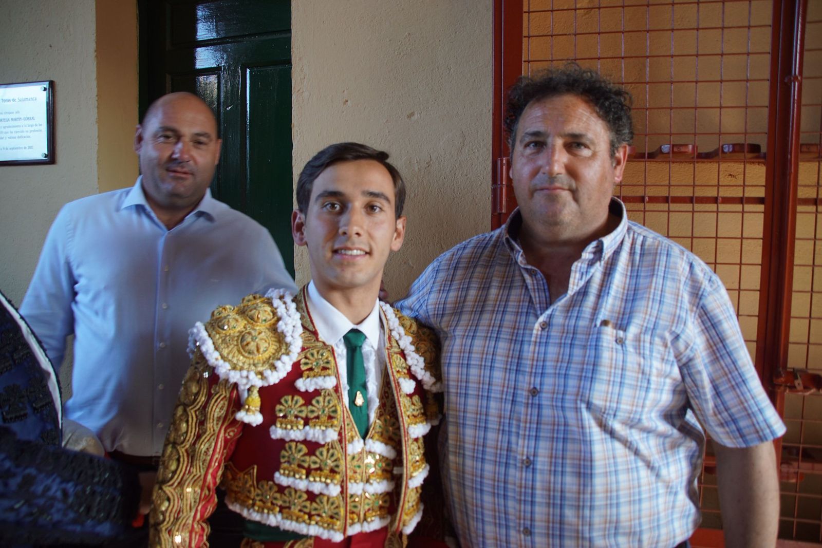 Así se ha vivido la primera corrida de la feria 2025 en La Glorieta: imágenes del ambiente en los tendidos y en el patio de cuadrillas