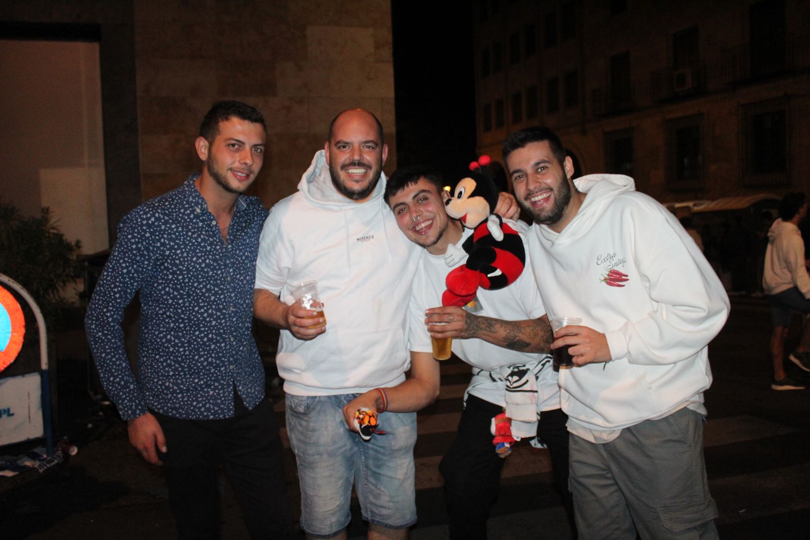 La Feria de Día se llena en la tarde-noche de este viernes, punto de partida del fin de semana