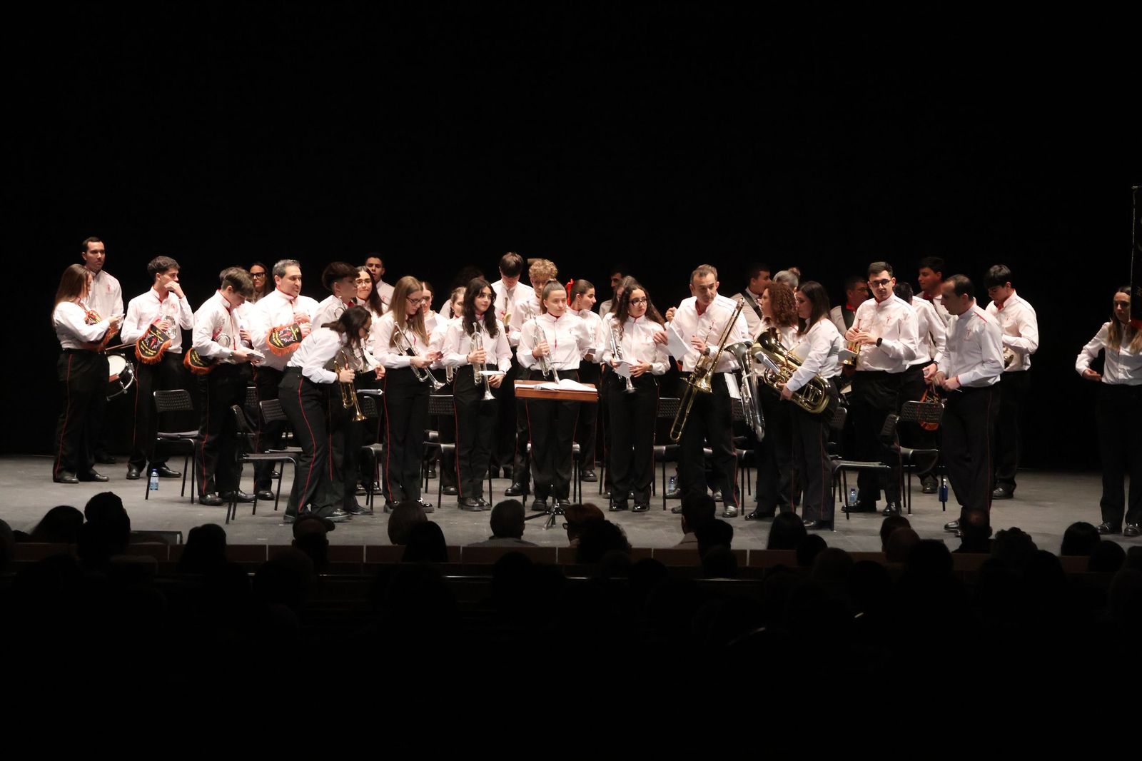 GALERÍA | Revive un Certamen de Cornetas y Tambores lleno de música y emoción