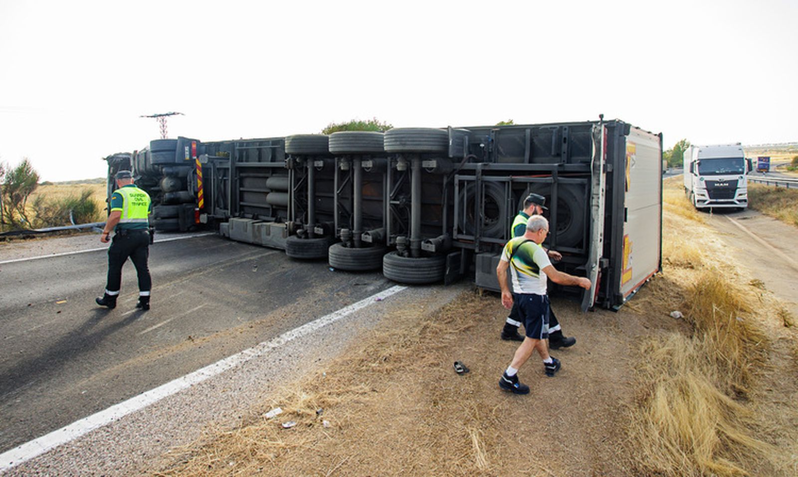 Cortada la A 62 por la salida de vía de un camión a la altura del polígono Las Viñas en Ciudad Rodrigo
